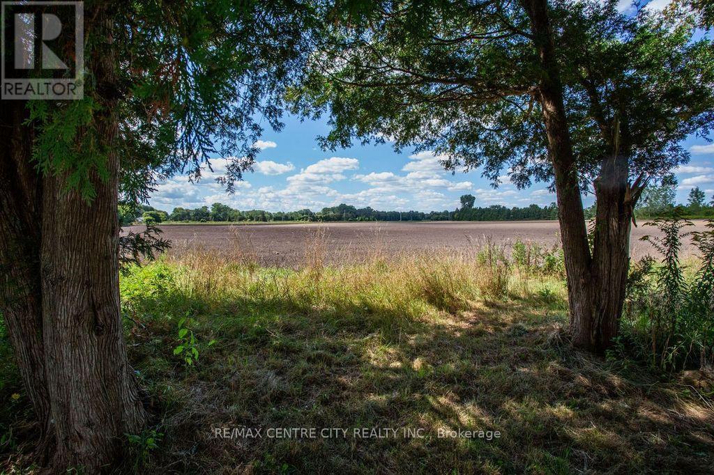 5604 Dundas Street, Thames Centre, Ontario  N0L 1G4 - Photo 36 - X12403933