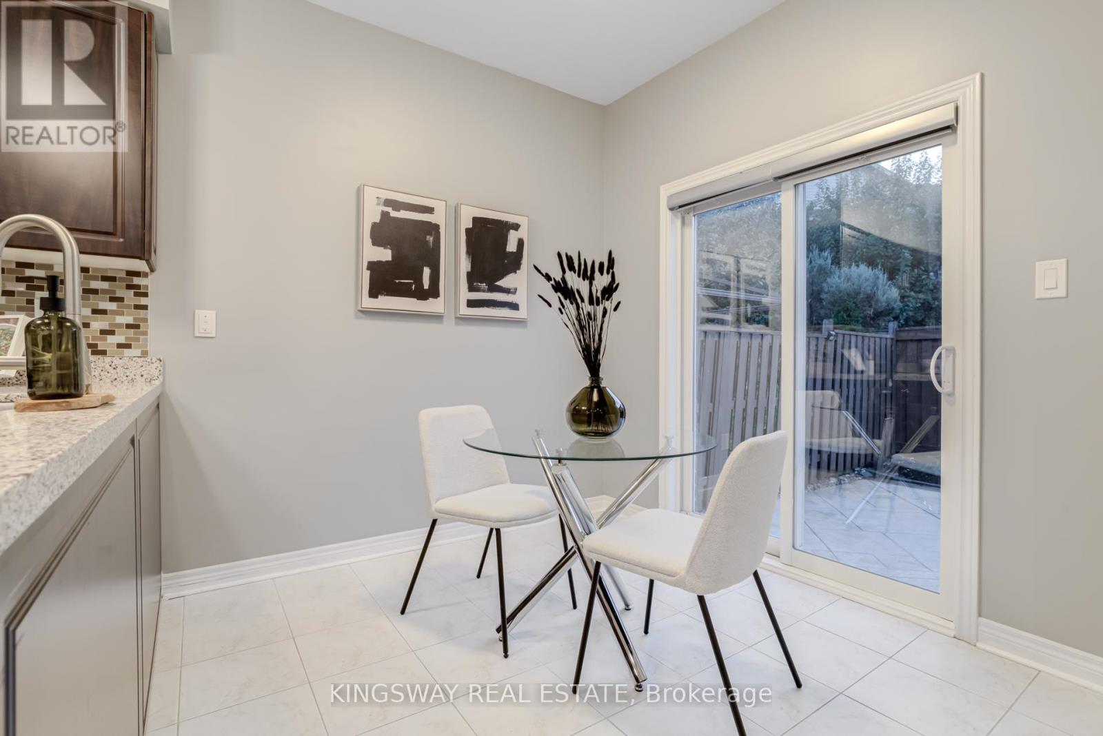 3475 Bala Drive, Mississauga, Ontario  L5M 0G6 - Photo 12 - W12438808