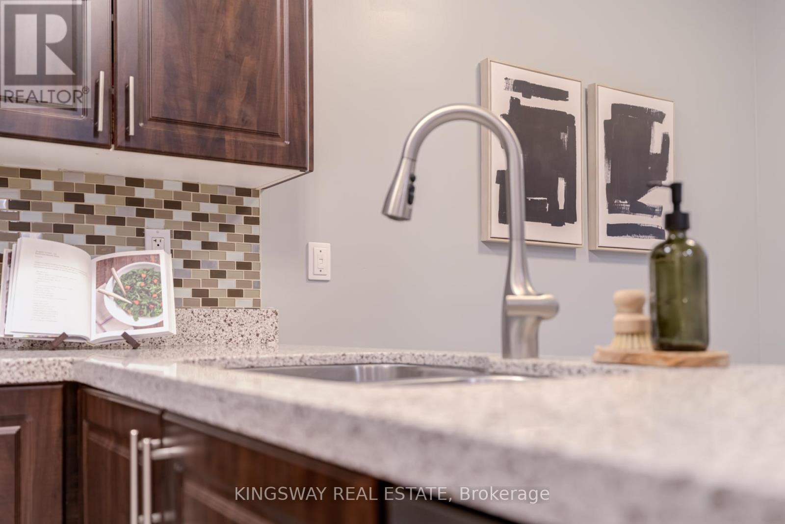 3475 Bala Drive, Mississauga, Ontario  L5M 0G6 - Photo 18 - W12438808