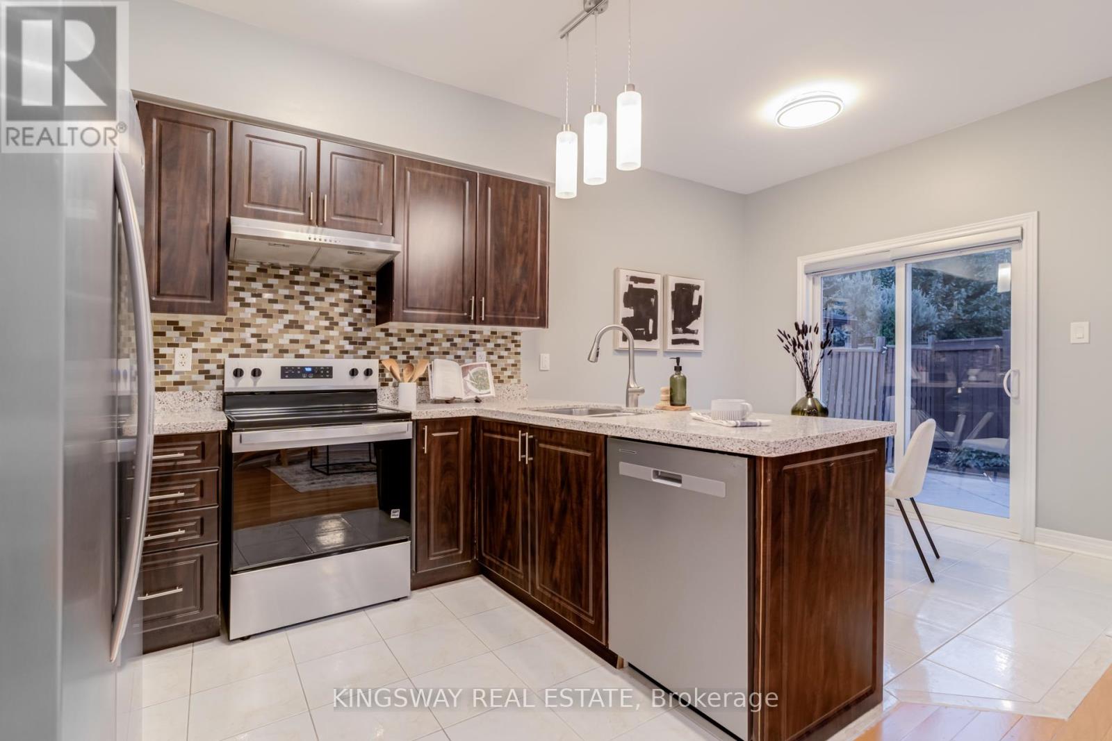 3475 Bala Drive, Mississauga, Ontario  L5M 0G6 - Photo 19 - W12438808