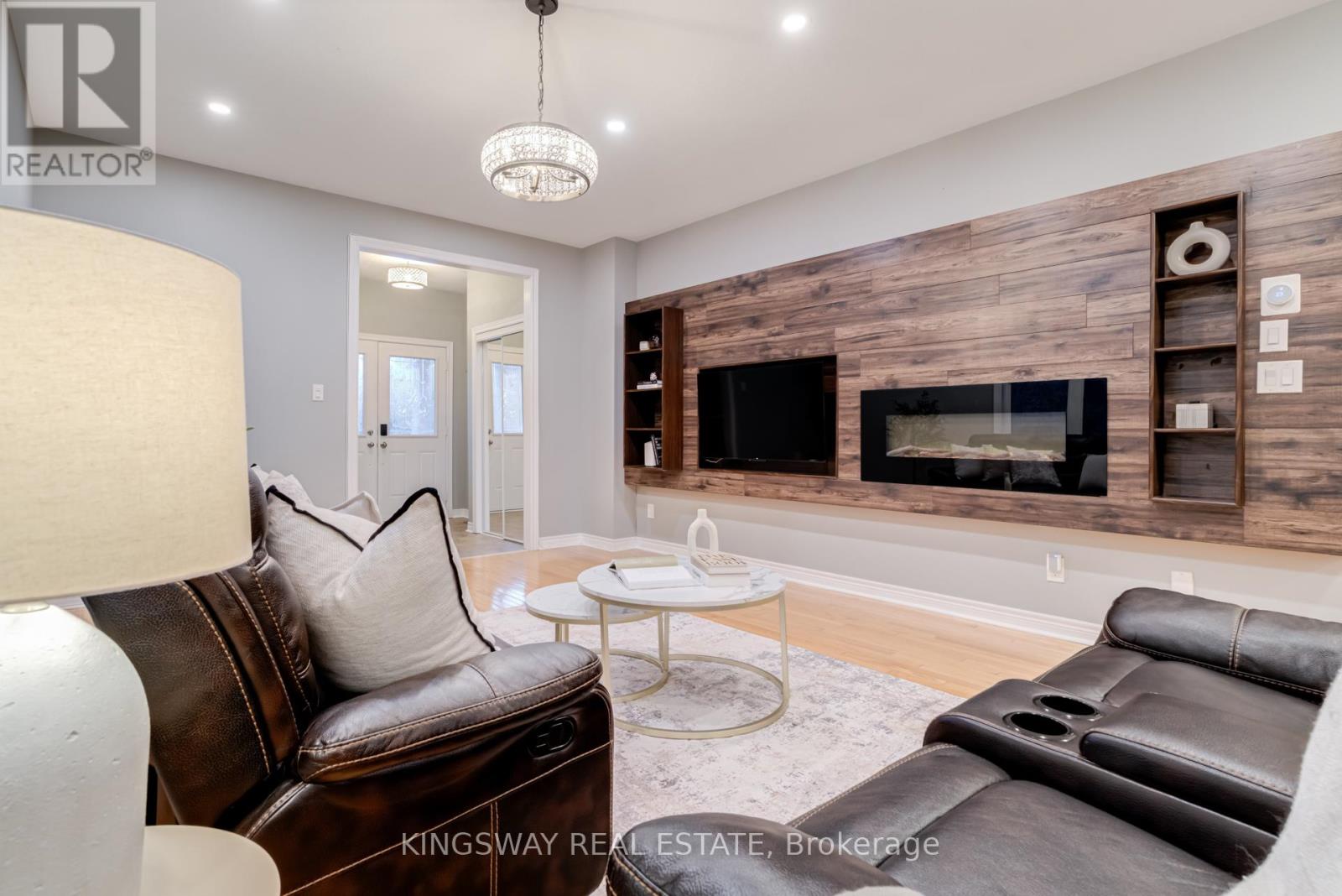3475 Bala Drive, Mississauga, Ontario  L5M 0G6 - Photo 4 - W12438808