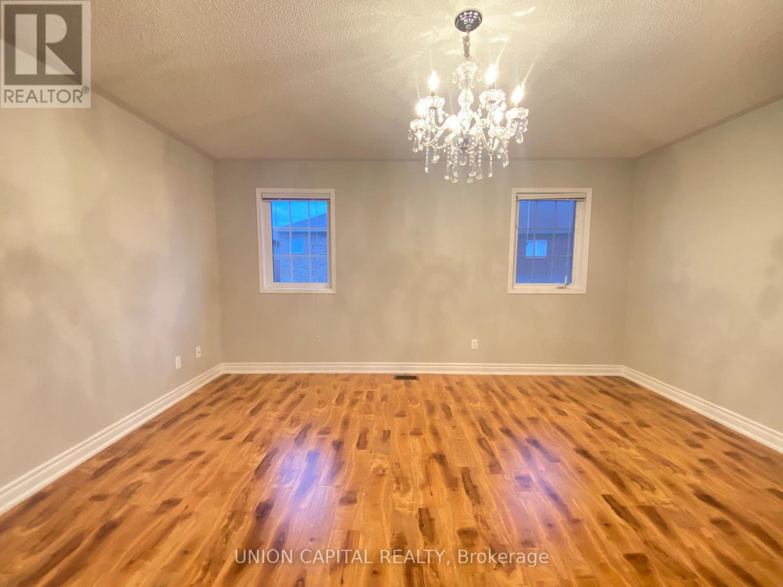 704 Courtney Valley Road, Mississauga, Ontario  L5V 0C3 - Photo 27 - W12438822