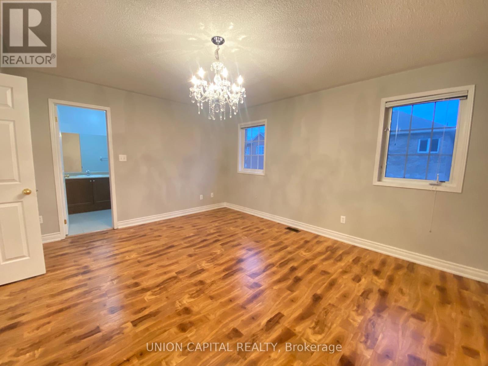 704 Courtney Valley Road, Mississauga, Ontario  L5V 0C3 - Photo 28 - W12438822