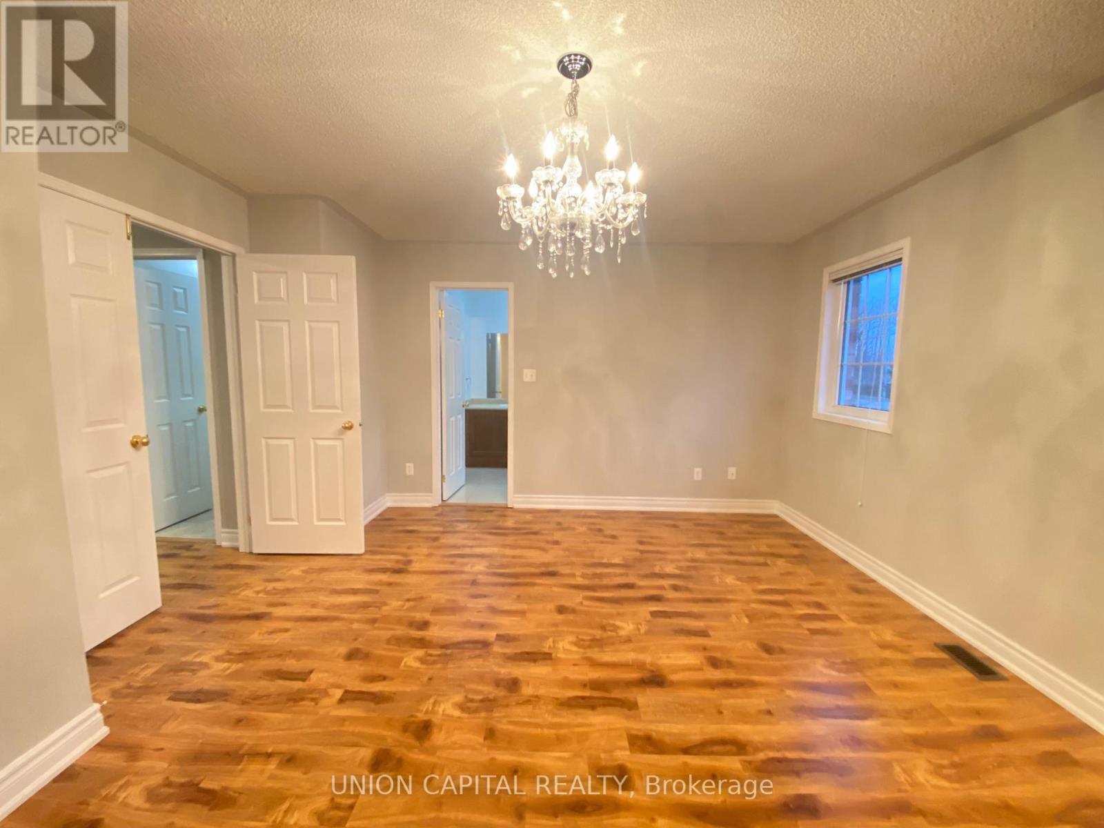 704 Courtney Valley Road, Mississauga, Ontario  L5V 0C3 - Photo 29 - W12438822