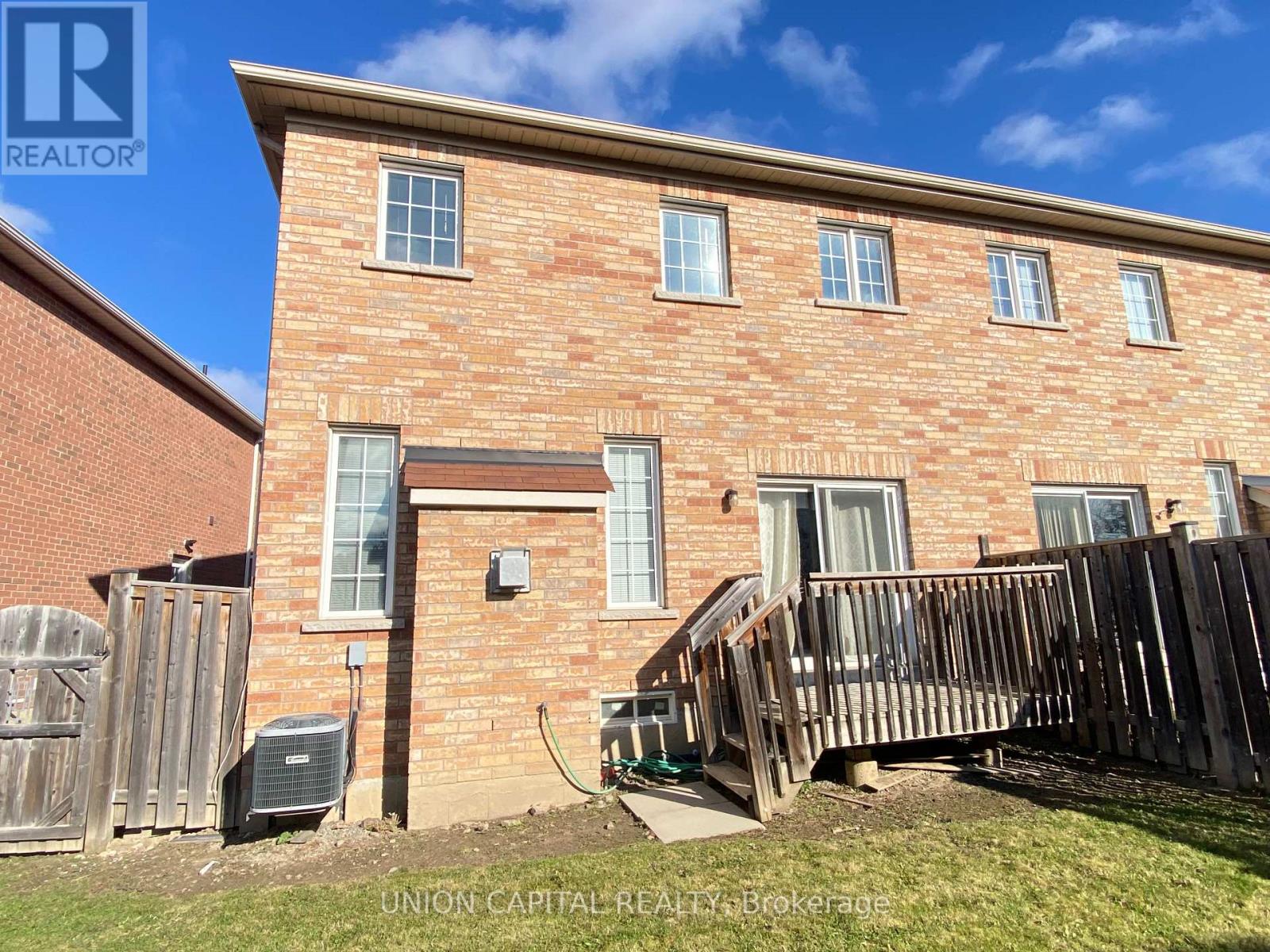 704 Courtney Valley Road, Mississauga, Ontario  L5V 0C3 - Photo 34 - W12438822
