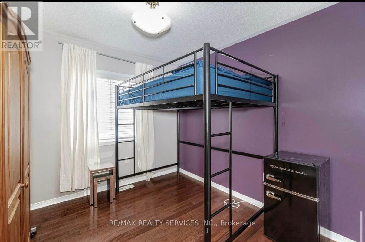 31 Quailvalley Drive, Brampton, Ontario  L6R 0N4 - Photo 10 - W12438833