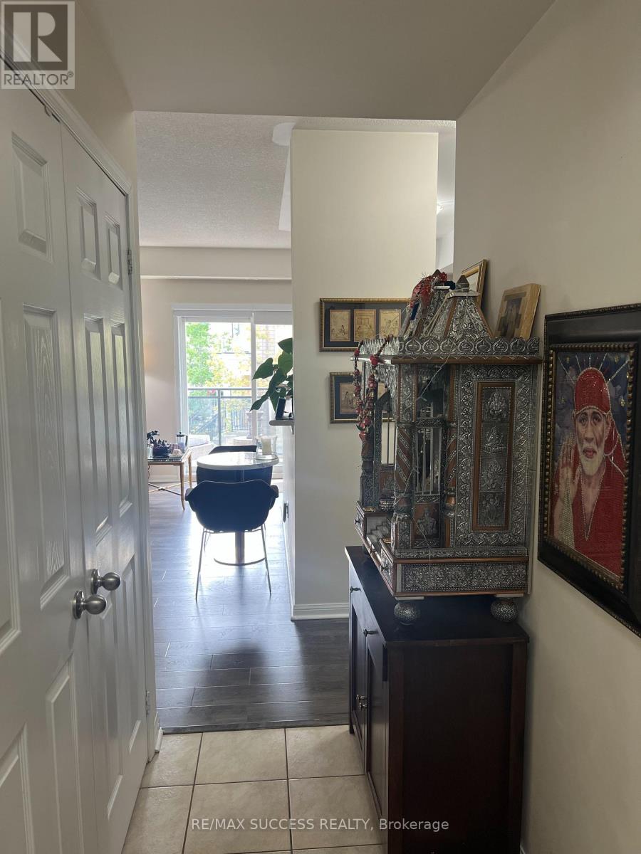 211 - 5705 Long Valley Road N, Mississauga, Ontario  L5M 0M3 - Photo 6 - W12438836