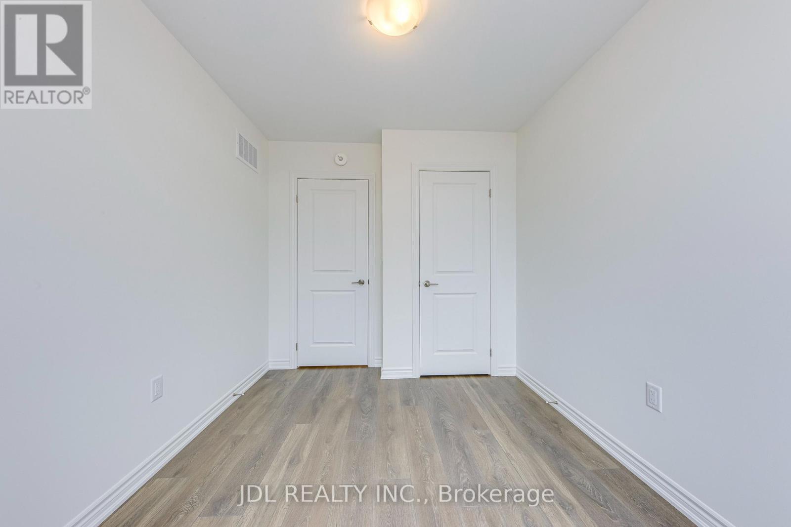 3036 Robert Lamb Boulevard, Oakville, Ontario  L6H 7H5 - Photo 17 - W12438850
