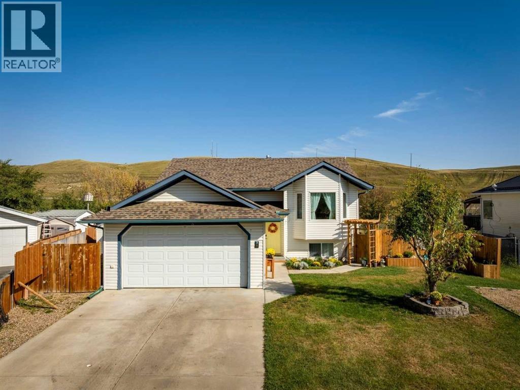 18 Cambridge Drive, Carbon, Alberta