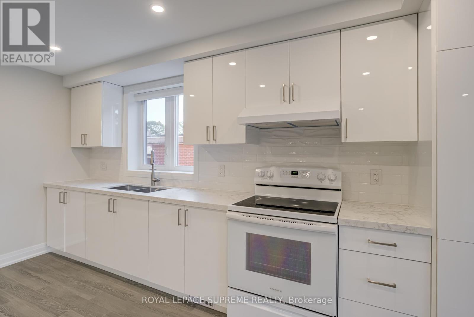 83 Clairton Crescent, Toronto, Ontario  M6N 2M7 - Photo 12 - W12433162