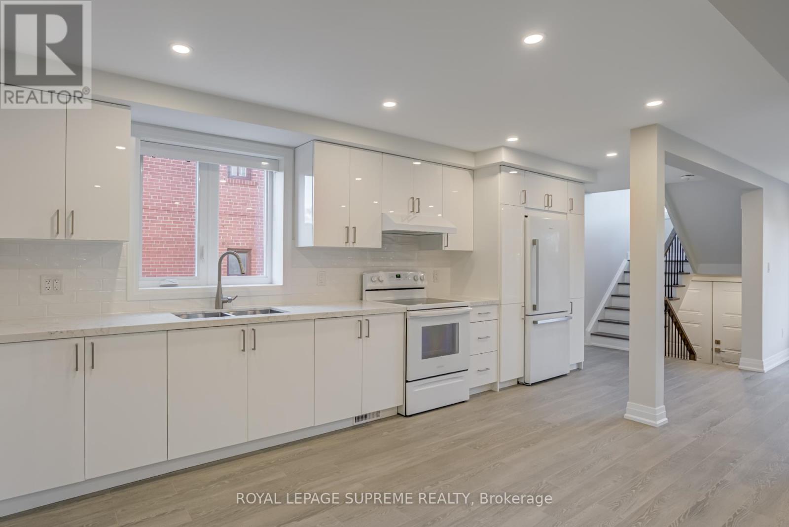 83 Clairton Crescent, Toronto, Ontario  M6N 2M7 - Photo 10 - W12433162