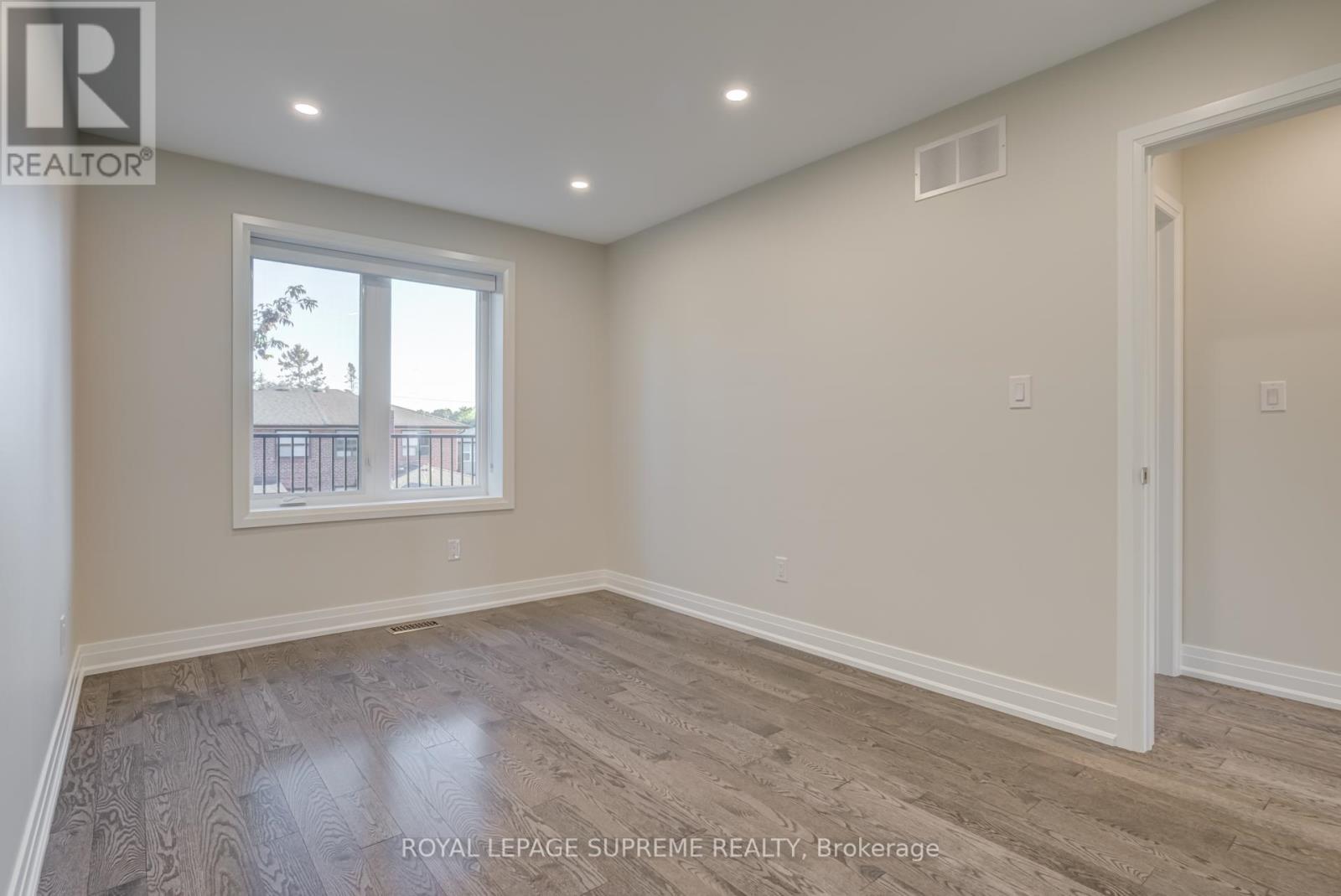 83 Clairton Crescent, Toronto, Ontario  M6N 2M7 - Photo 23 - W12433162