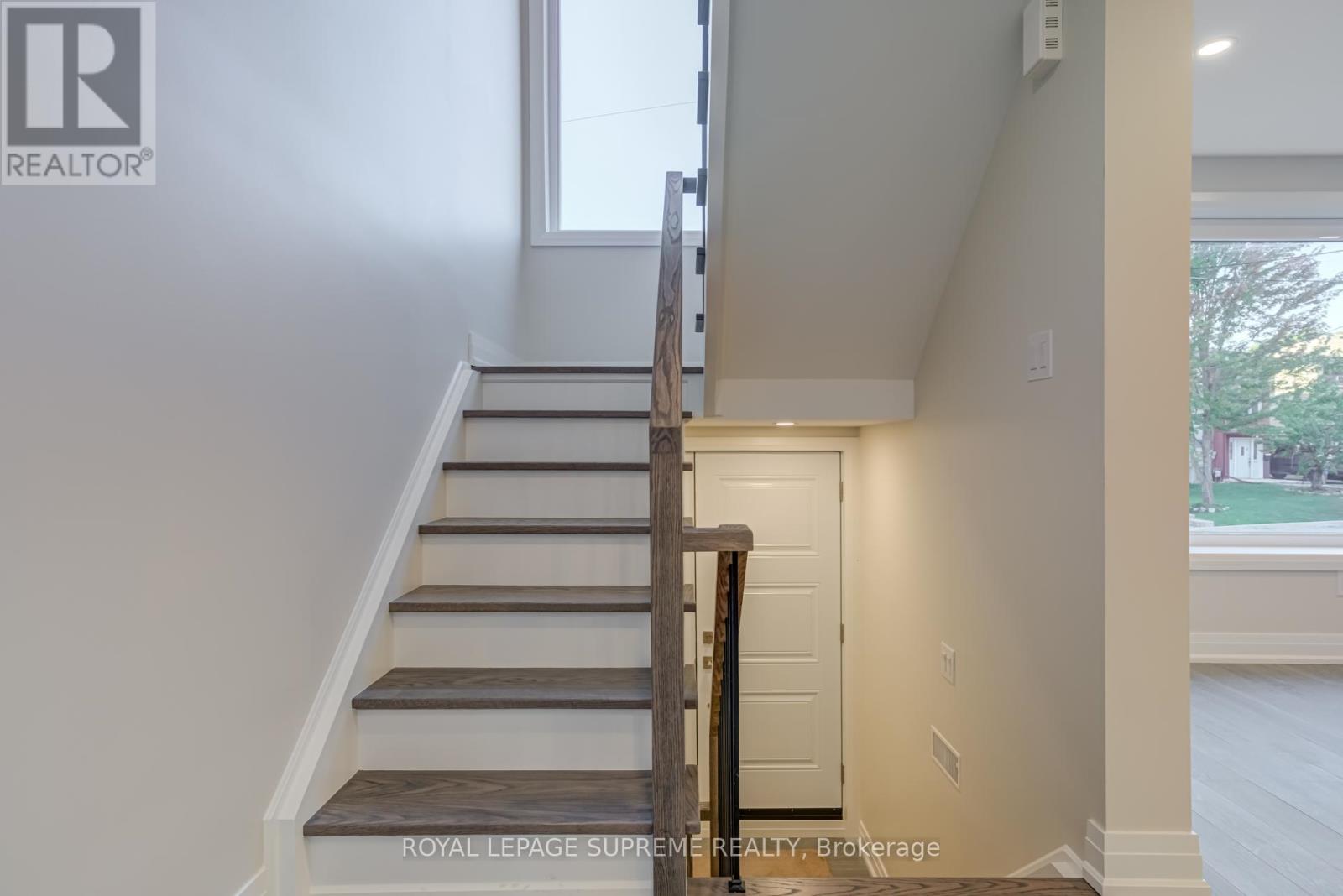 83 Clairton Crescent, Toronto, Ontario  M6N 2M7 - Photo 18 - W12433162