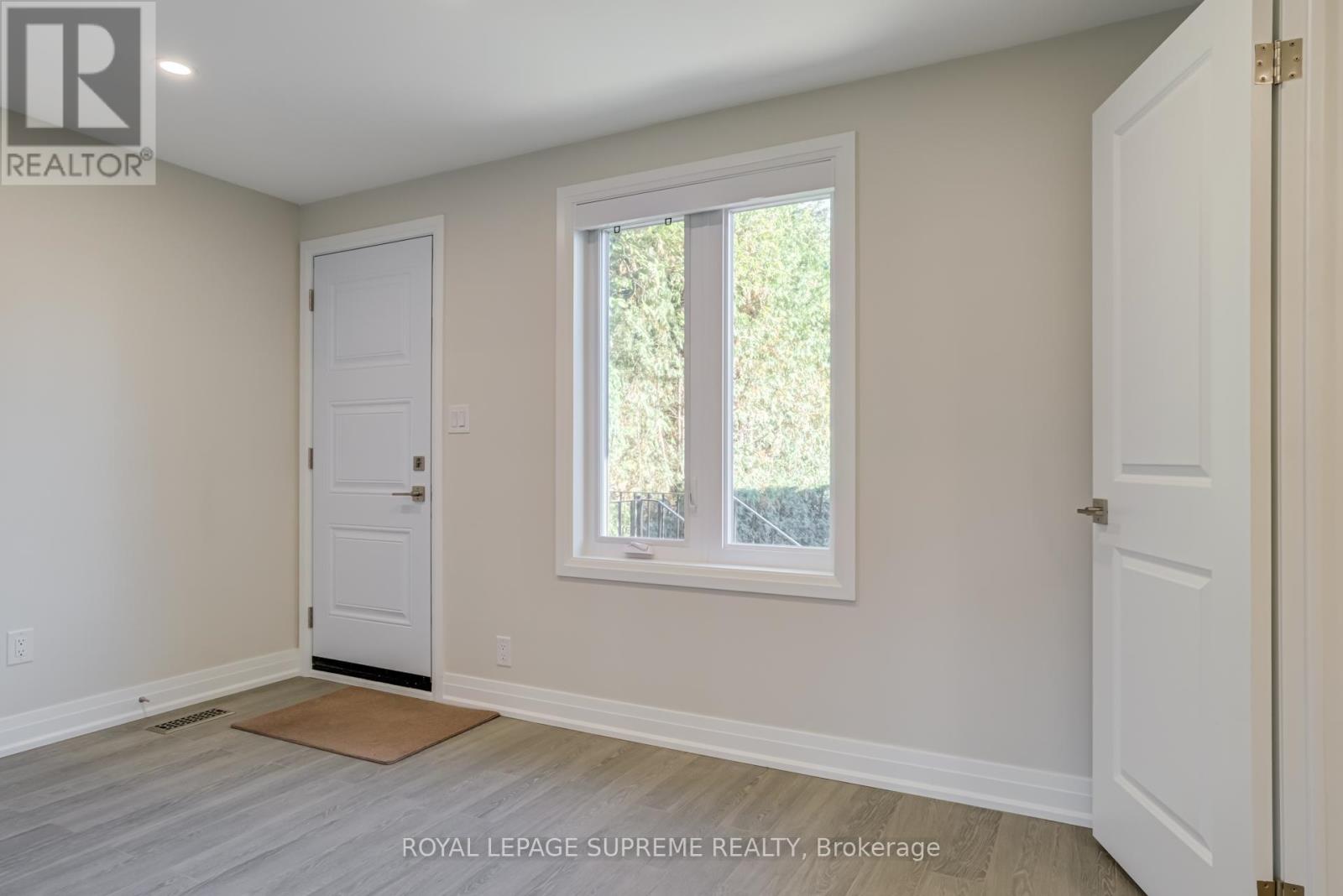 83 Clairton Crescent, Toronto, Ontario  M6N 2M7 - Photo 15 - W12433162