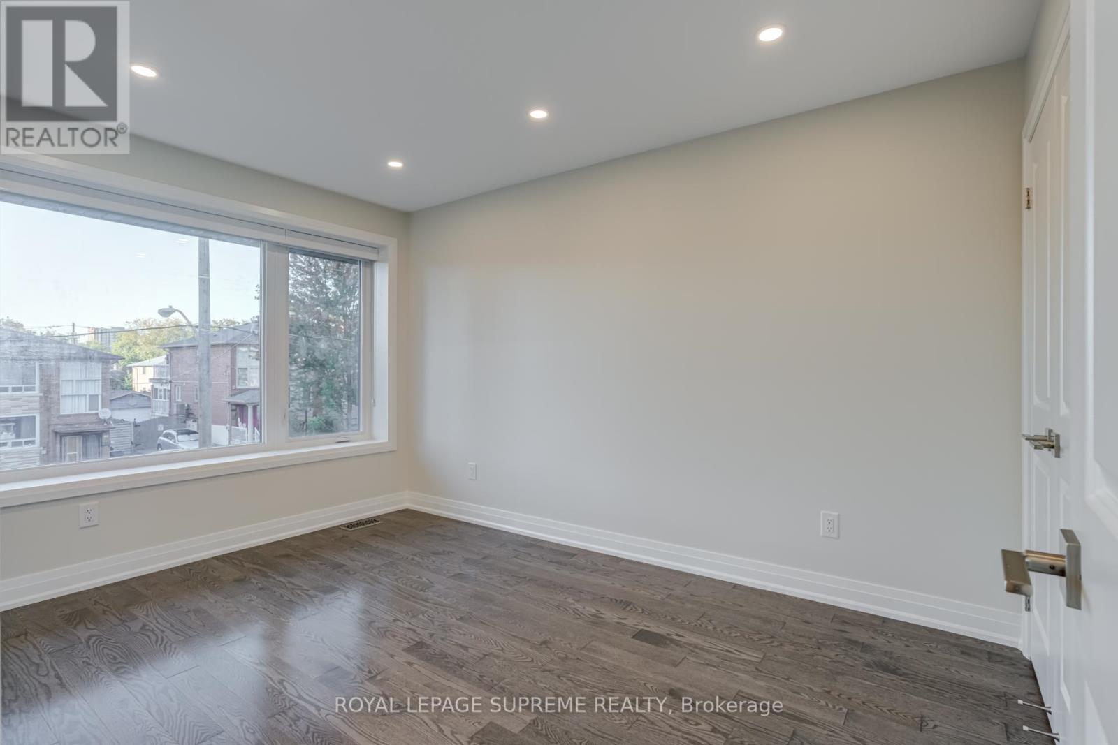 83 Clairton Crescent, Toronto, Ontario  M6N 2M7 - Photo 19 - W12433162