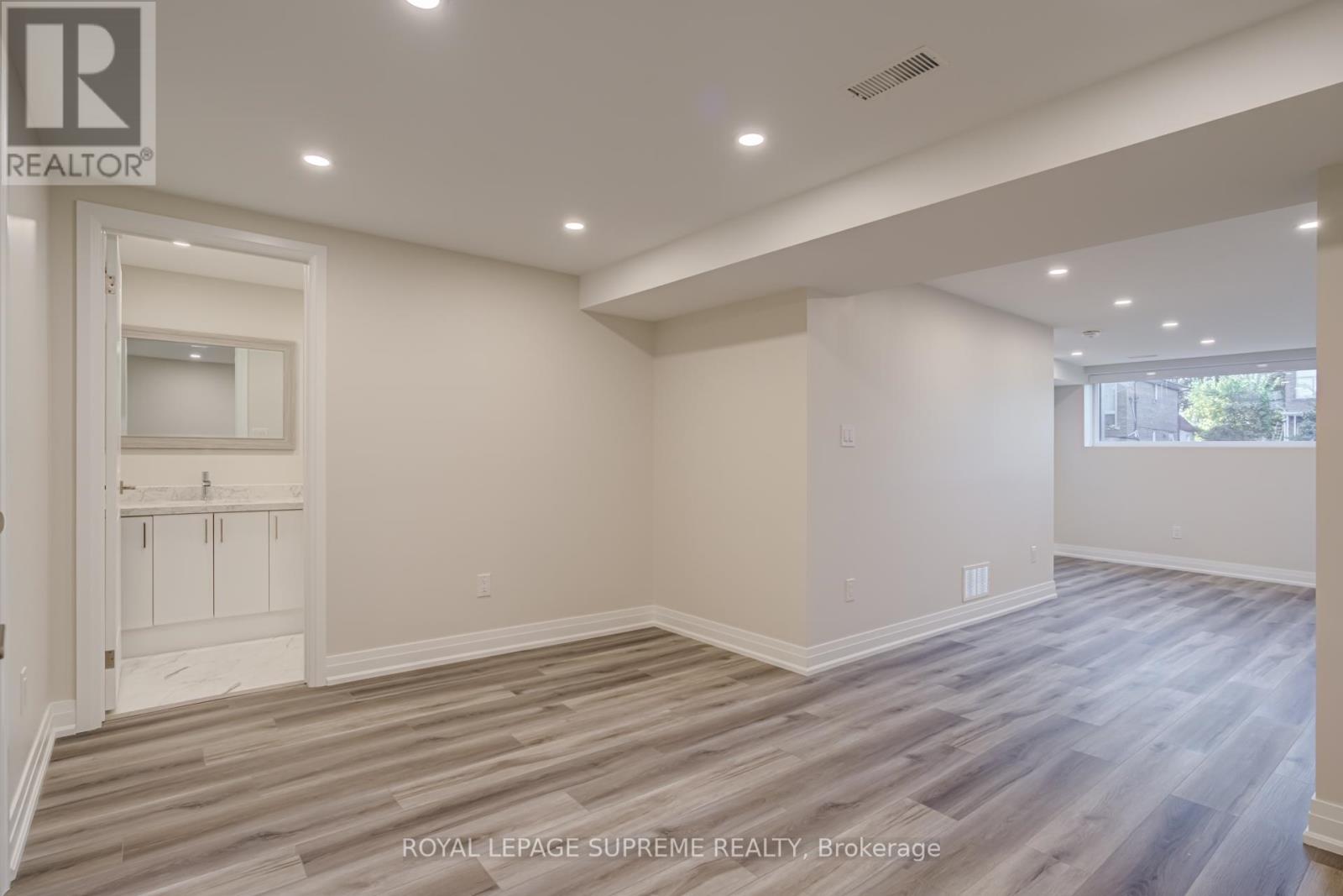 83 Clairton Crescent, Toronto, Ontario  M6N 2M7 - Photo 35 - W12433162