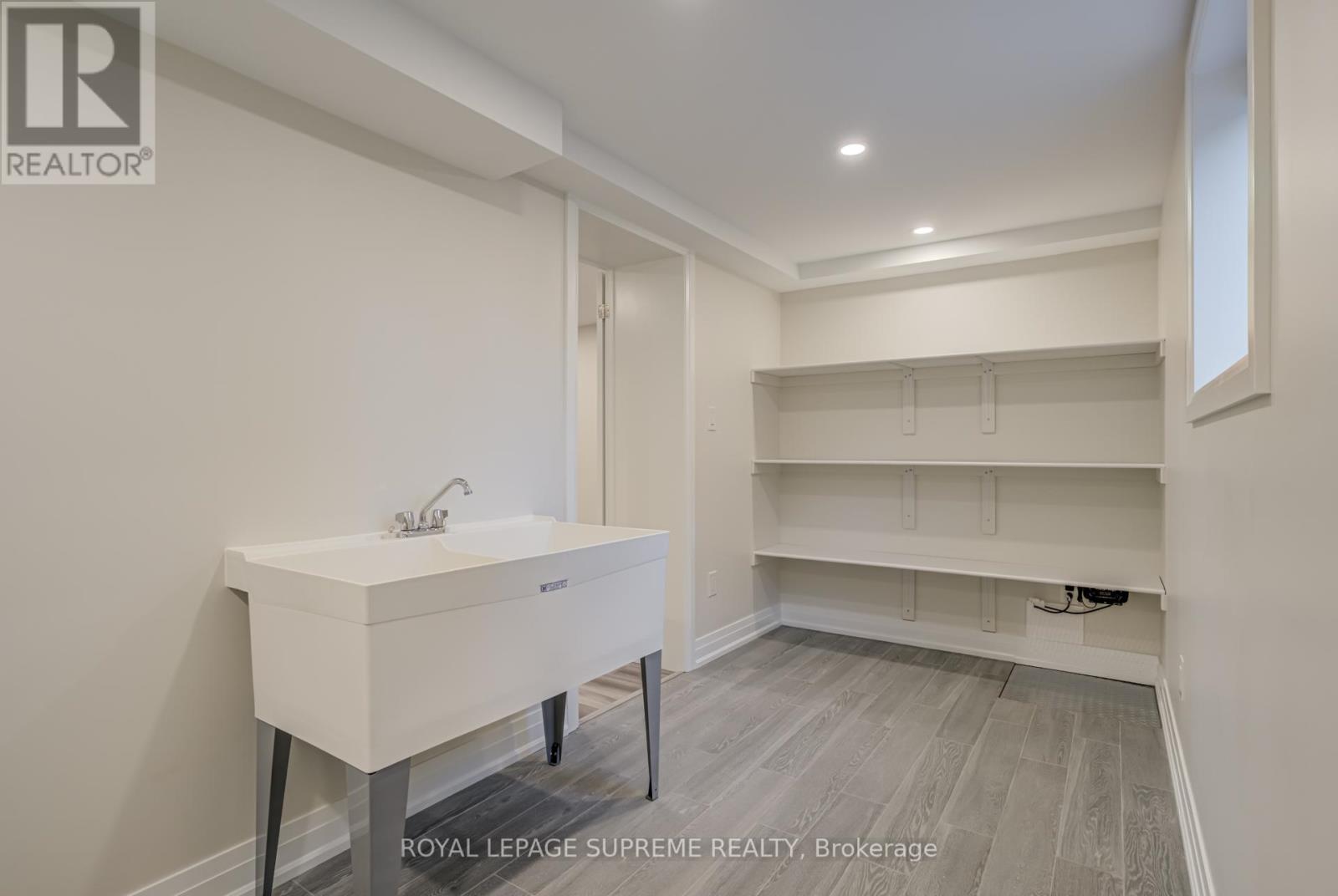 83 Clairton Crescent, Toronto, Ontario  M6N 2M7 - Photo 38 - W12433162