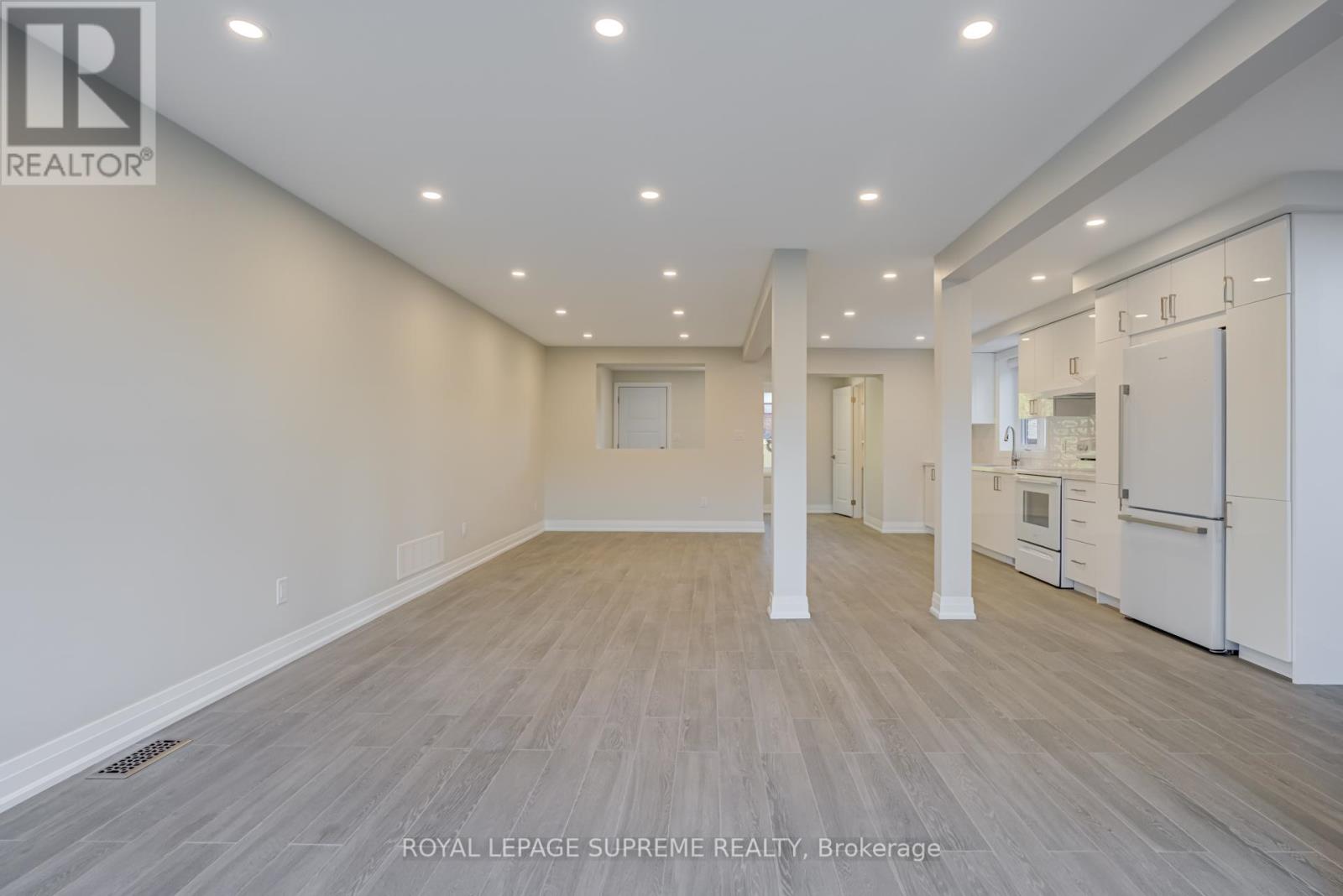 83 Clairton Crescent, Toronto, Ontario  M6N 2M7 - Photo 8 - W12433162