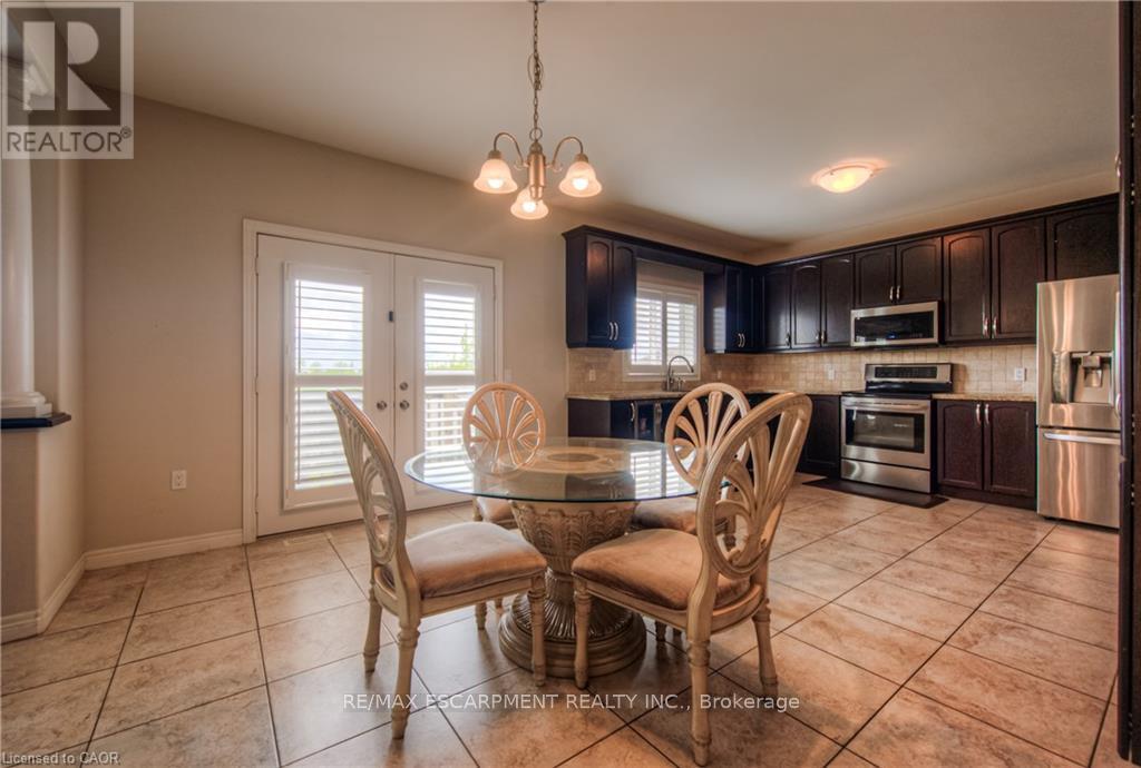 83 Boulder Crescent, Hamilton, Ontario  L0R 1P0 - Photo 12 - X12438806