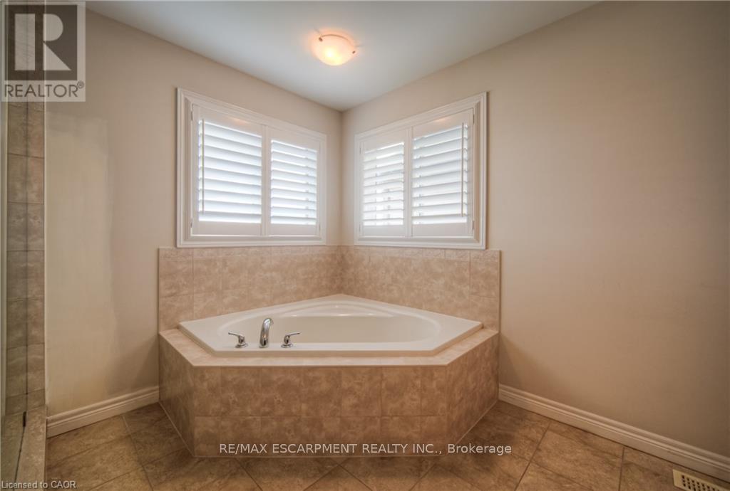 83 Boulder Crescent, Hamilton, Ontario  L0R 1P0 - Photo 27 - X12438806