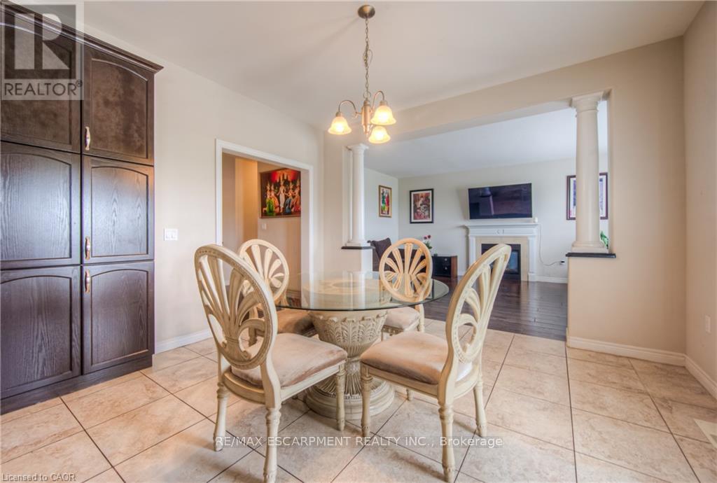 83 Boulder Crescent, Hamilton, Ontario  L0R 1P0 - Photo 9 - X12438806