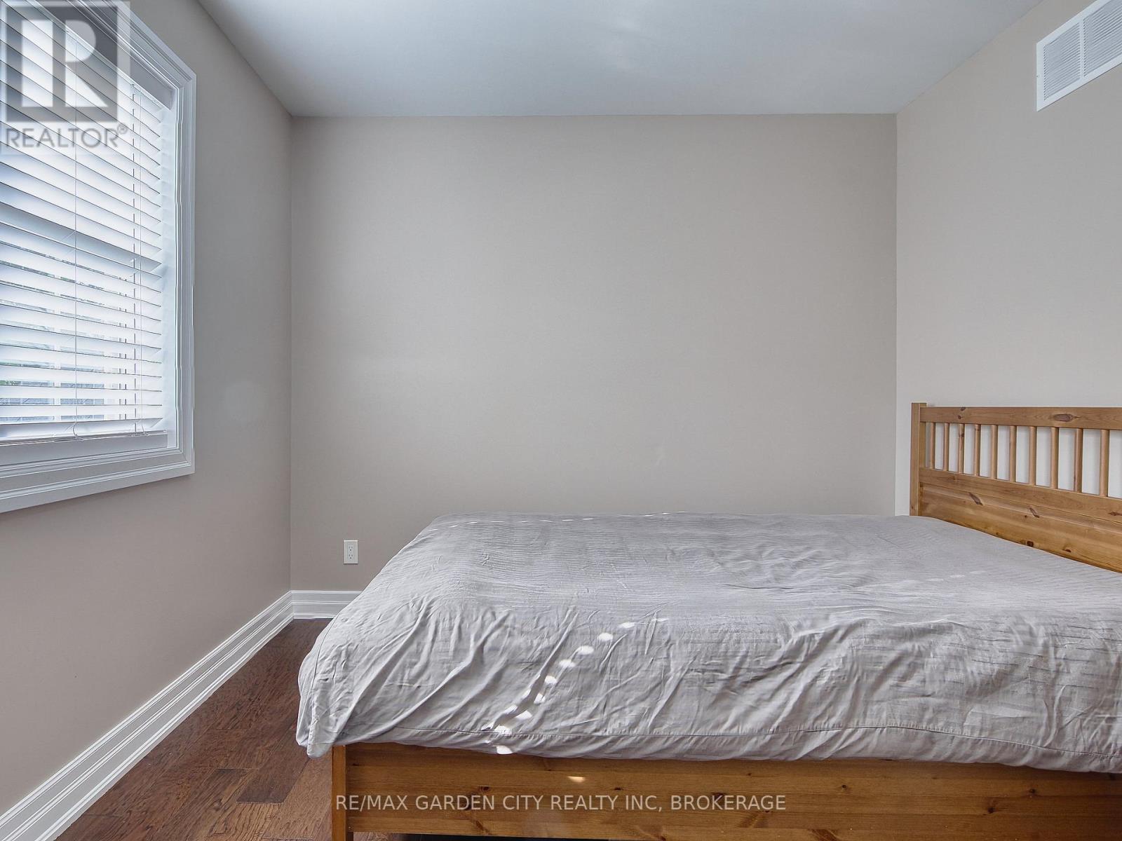 686 Lakeview Road, Fort Erie, Ontario  L2A 4X1 - Photo 35 - X12429189
