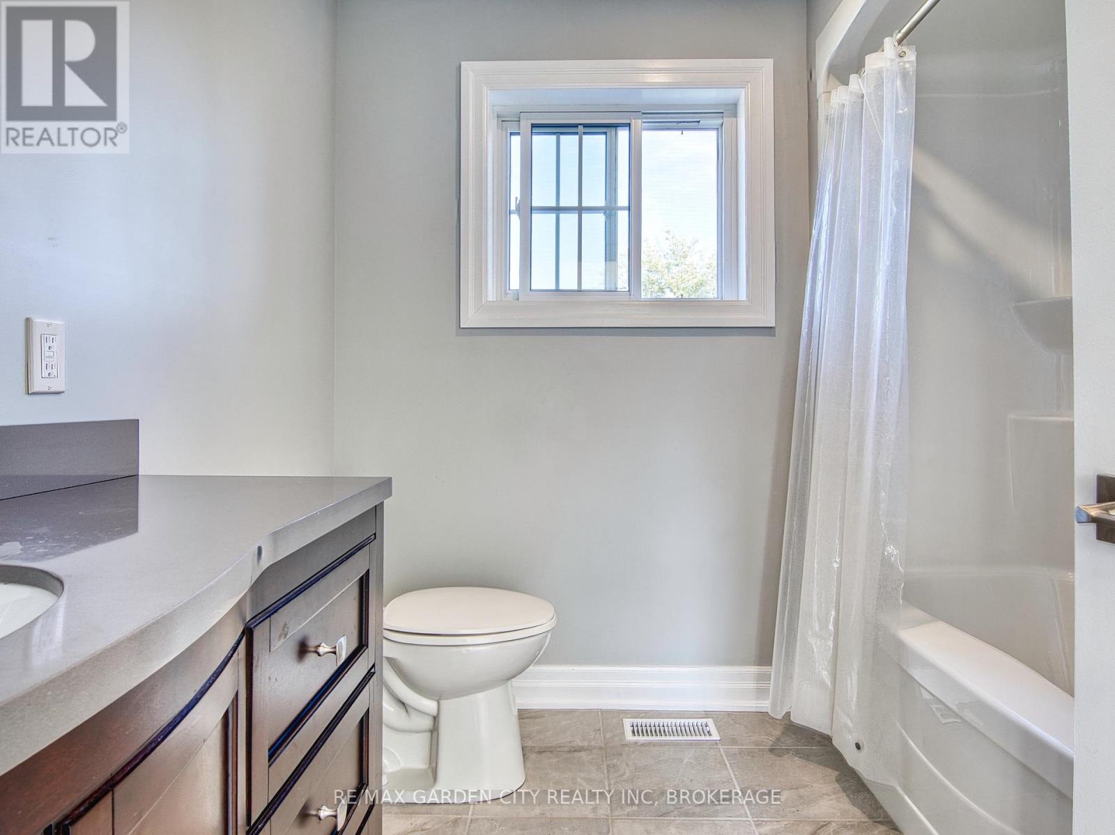686 Lakeview Road, Fort Erie, Ontario  L2A 4X1 - Photo 39 - X12429189