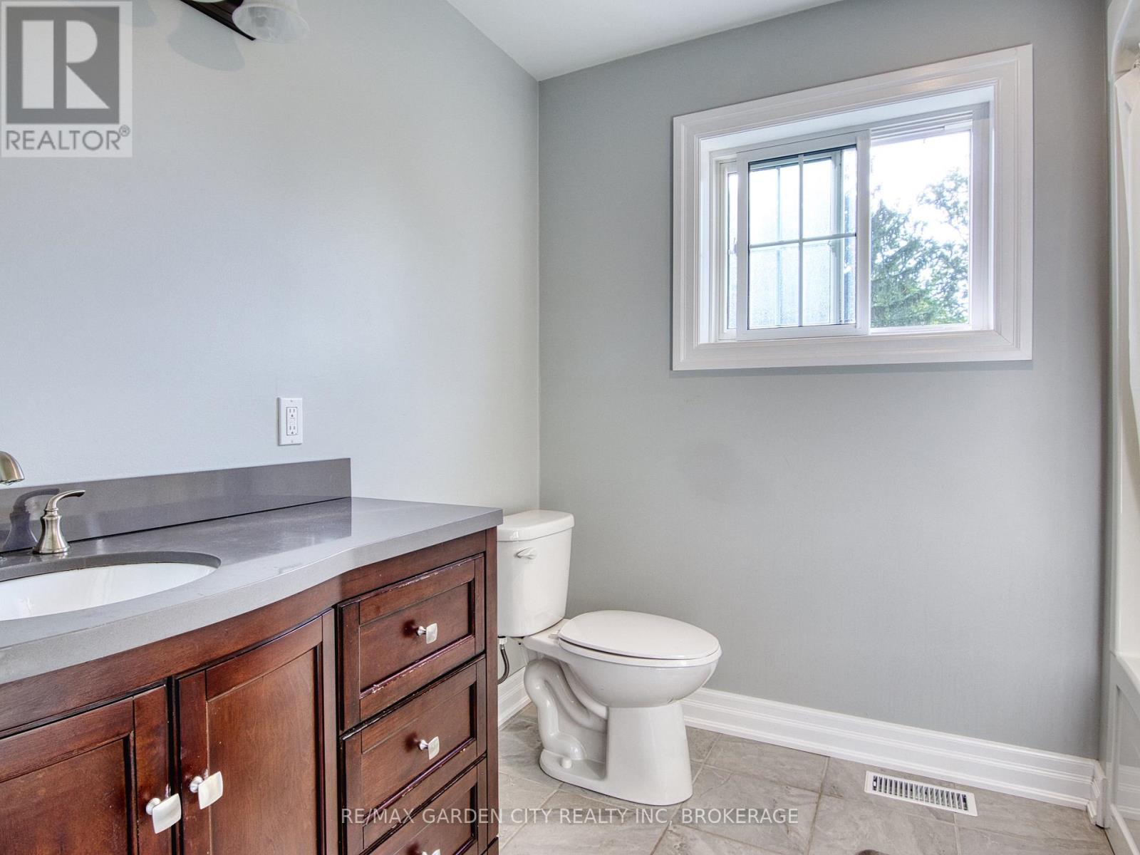 686 Lakeview Road, Fort Erie, Ontario  L2A 4X1 - Photo 36 - X12429189