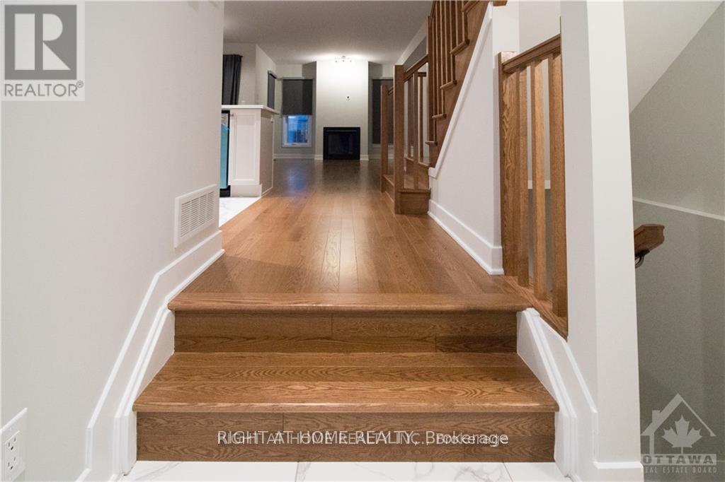 34 Plank Street, Ottawa, Ontario  K2S 1E7 - Photo 2 - X12438894