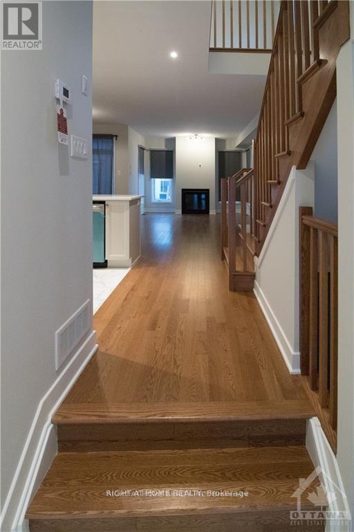 34 Plank Street, Ottawa, Ontario  K2S 1E7 - Photo 5 - X12438894