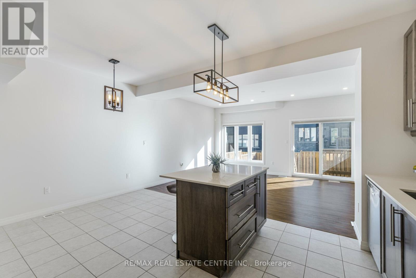 48 - 30 Times Square Boulevard, Hamilton, Ontario  L8J 0L8 - Photo 6 - X12433150