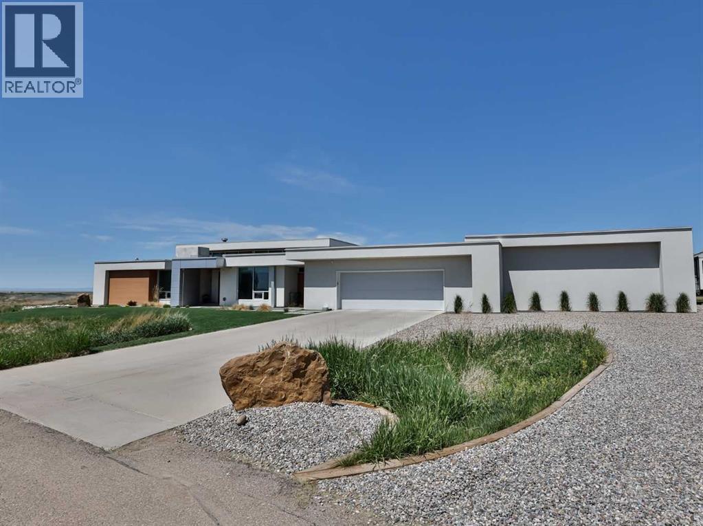 403 Meadow Lark Drive, Rural Lethbridge County, Alberta  T1J 5R8 - Photo 1 - A2225401