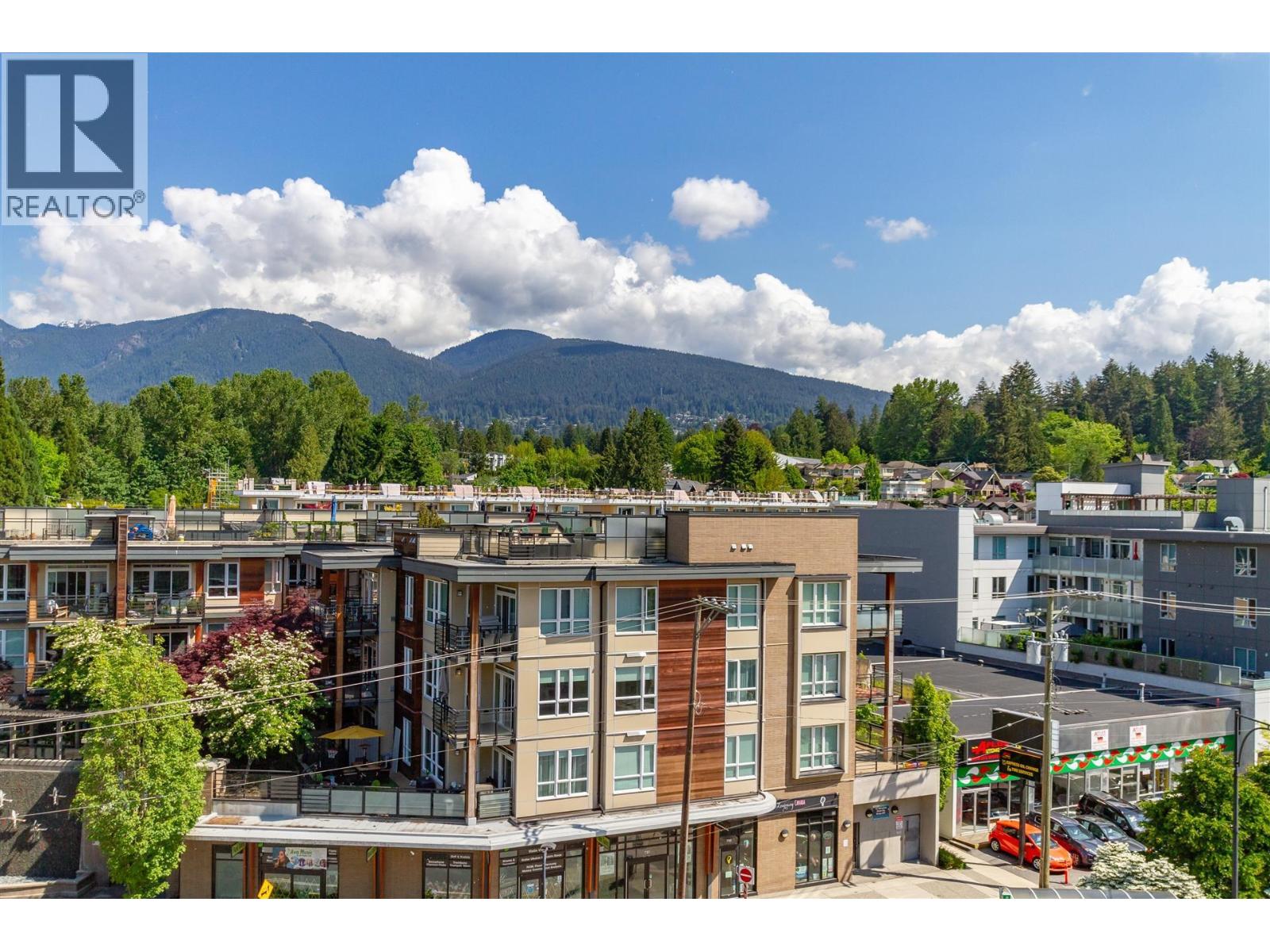 519 725 MARINE DRIVE, North Vancouver, British Columbia