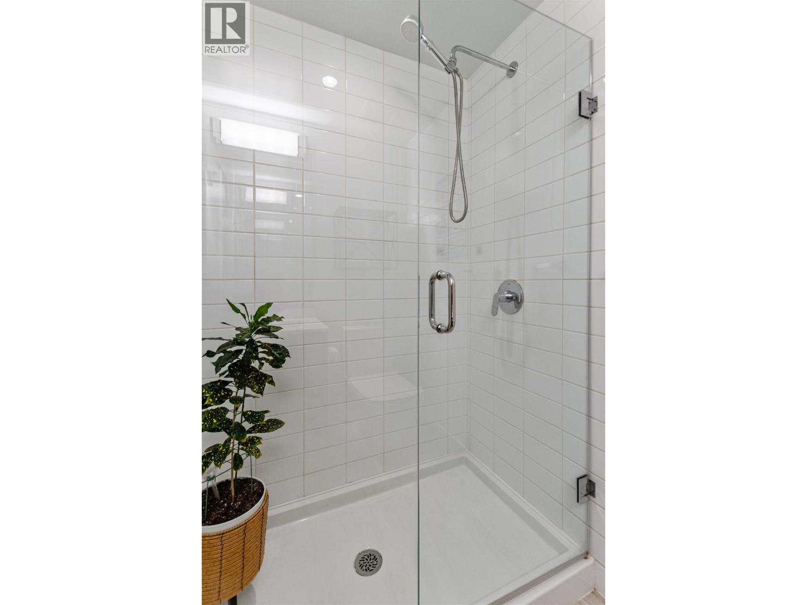 519 725 Marine Drive, North Vancouver, British Columbia  V7M 0G2 - Photo 15 - R3054387