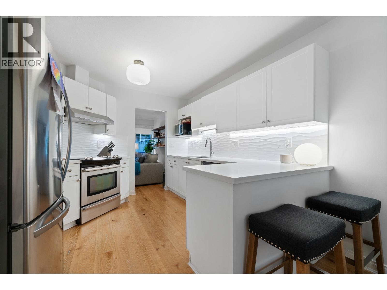 10 222 E 5th Street, North Vancouver, British Columbia  V7L 1L7 - Photo 8 - R3054401