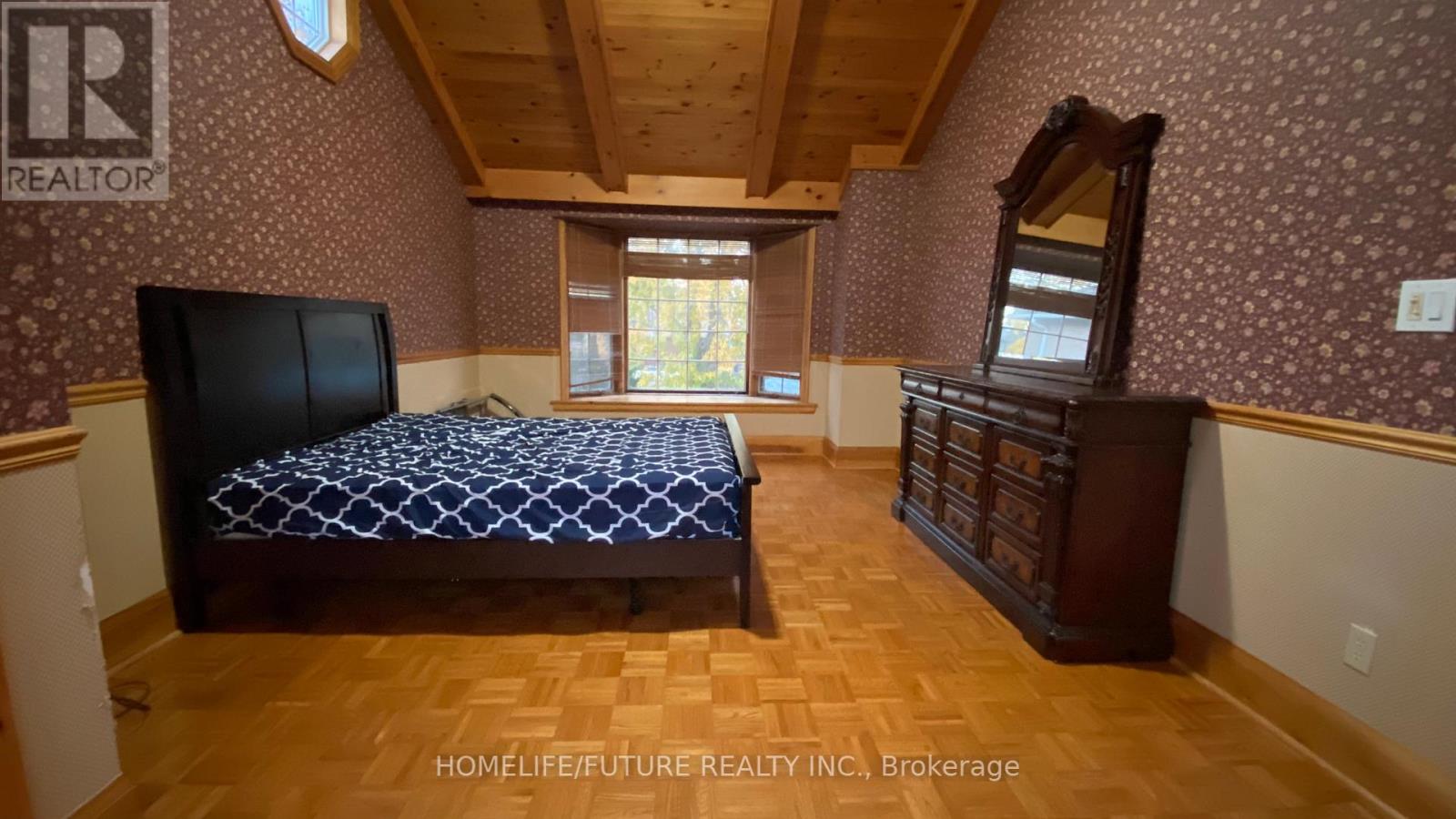 192 Parkview Avenue, Toronto, Ontario  M2N 3Y8 - Photo 3 - C12438878
