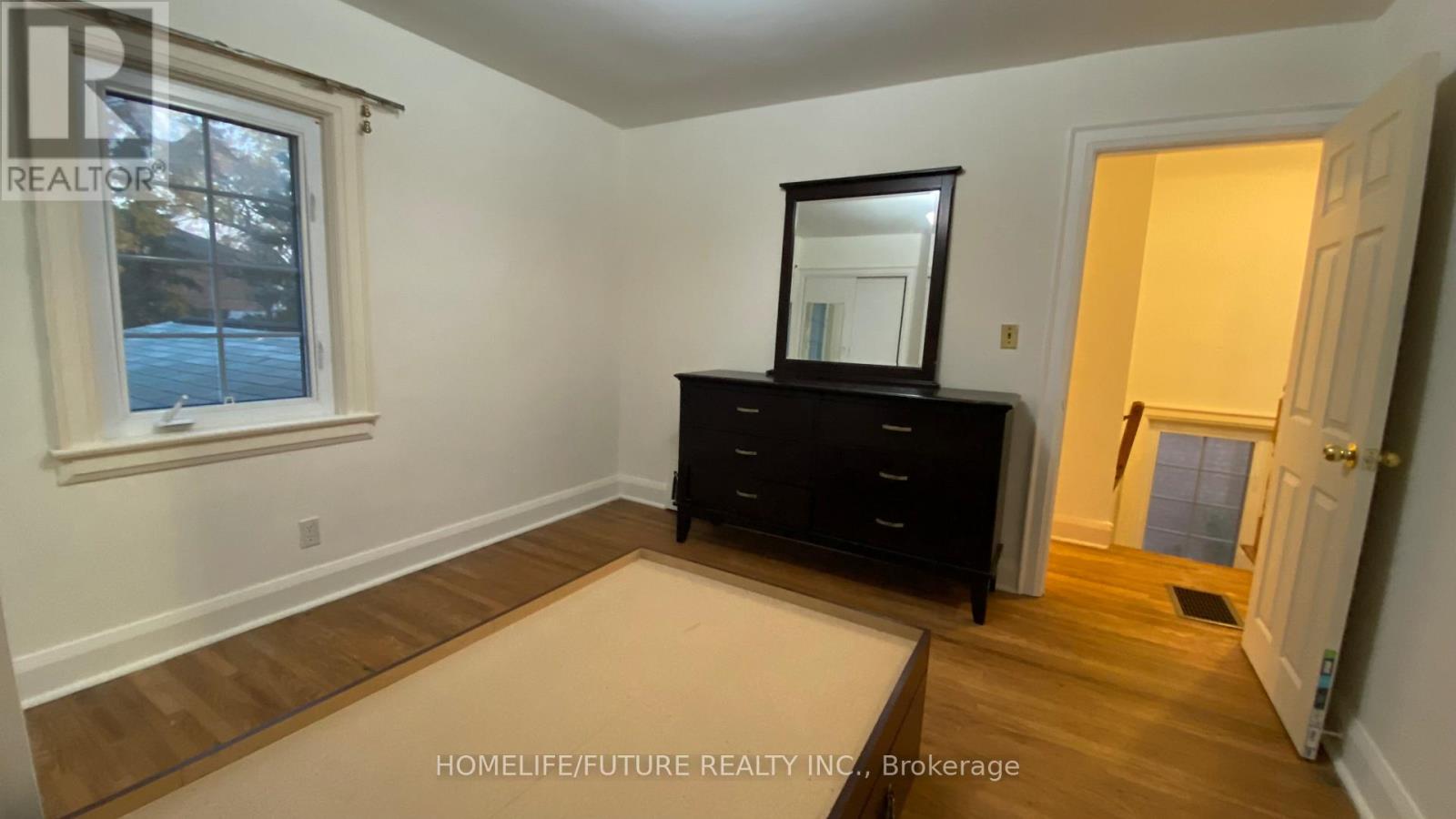 192 Parkview Avenue, Toronto, Ontario  M2N 3Y8 - Photo 5 - C12438878