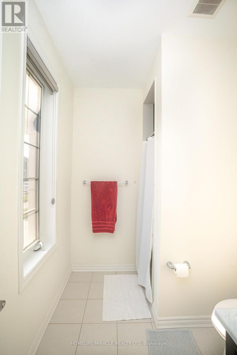 3251 Brigadier Avenue, Pickering, Ontario  L1X 0N1 - Photo 11 - E12438872