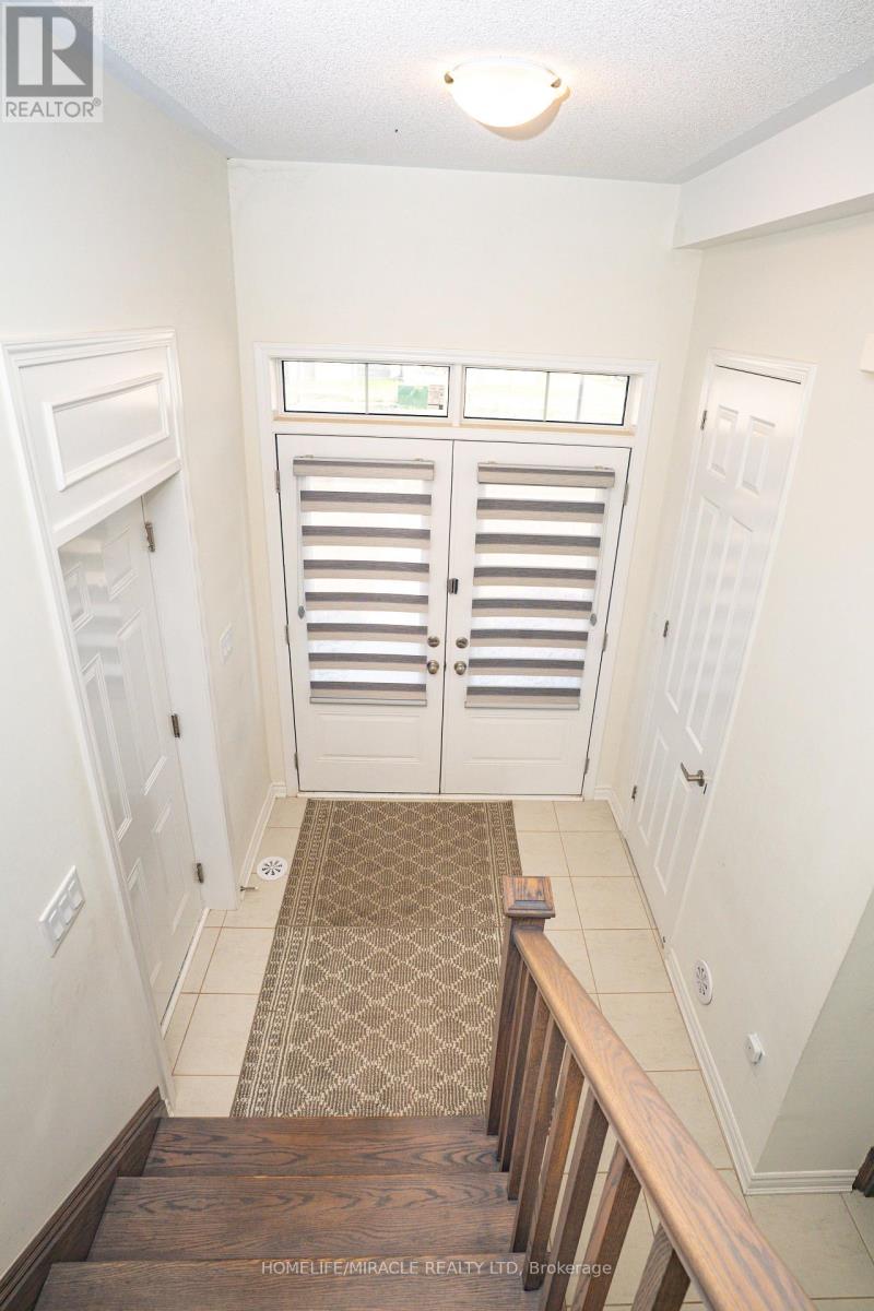 3251 Brigadier Avenue, Pickering, Ontario  L1X 0N1 - Photo 6 - E12438872