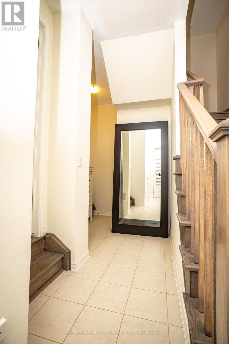 3251 Brigadier Avenue, Pickering, Ontario  L1X 0N1 - Photo 9 - E12438872