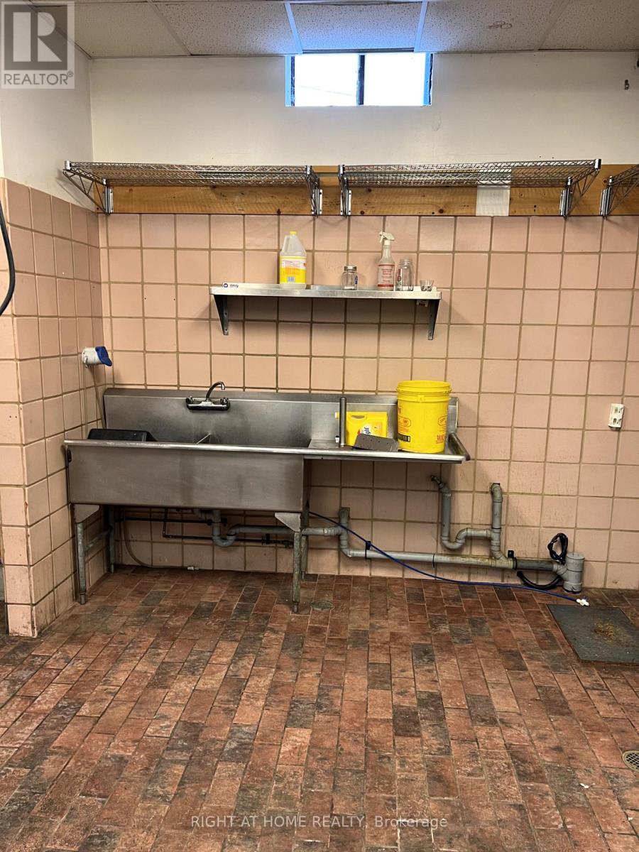 753 Queen Street E, Toronto, Ontario  M4M 1H3 - Photo 9 - E12438874