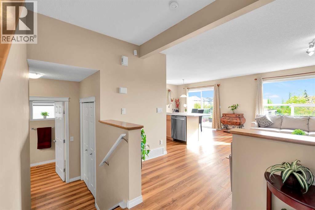 320 Evermeadow Road Sw, Calgary, Alberta  T2Y 4X2 - Photo 9 - A2260452