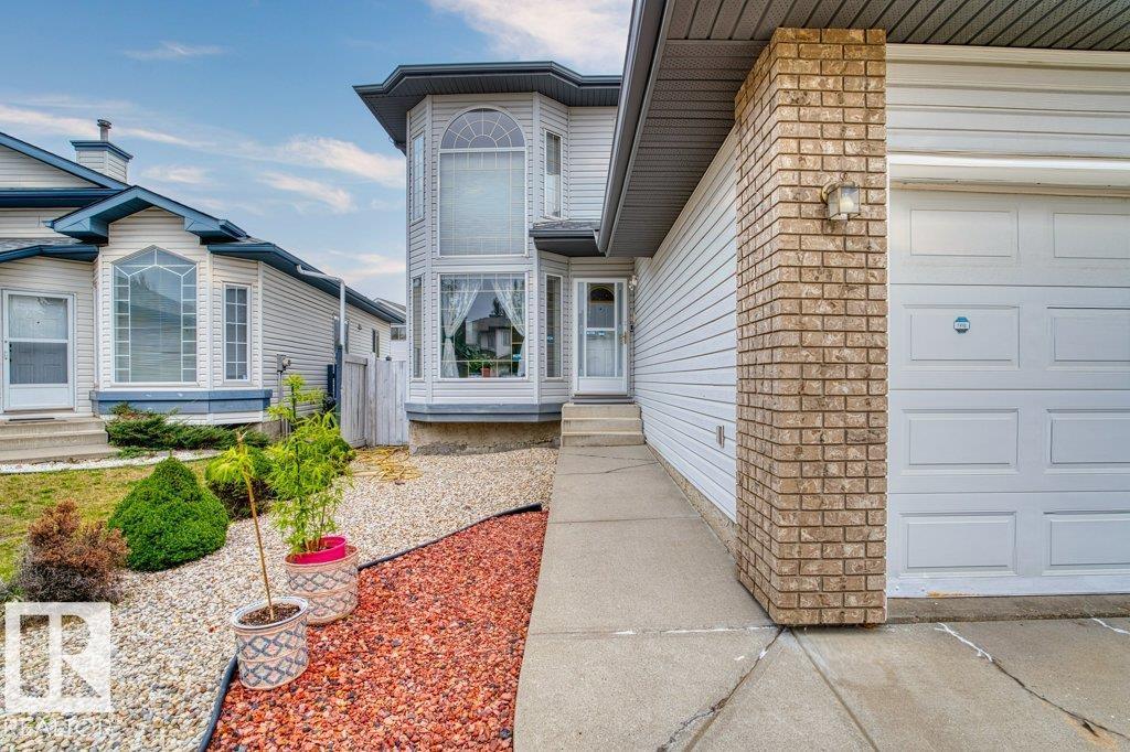 11608 11a Av Nw, Edmonton, Alberta  T6J 6Y7 - Photo 6 - E4460327