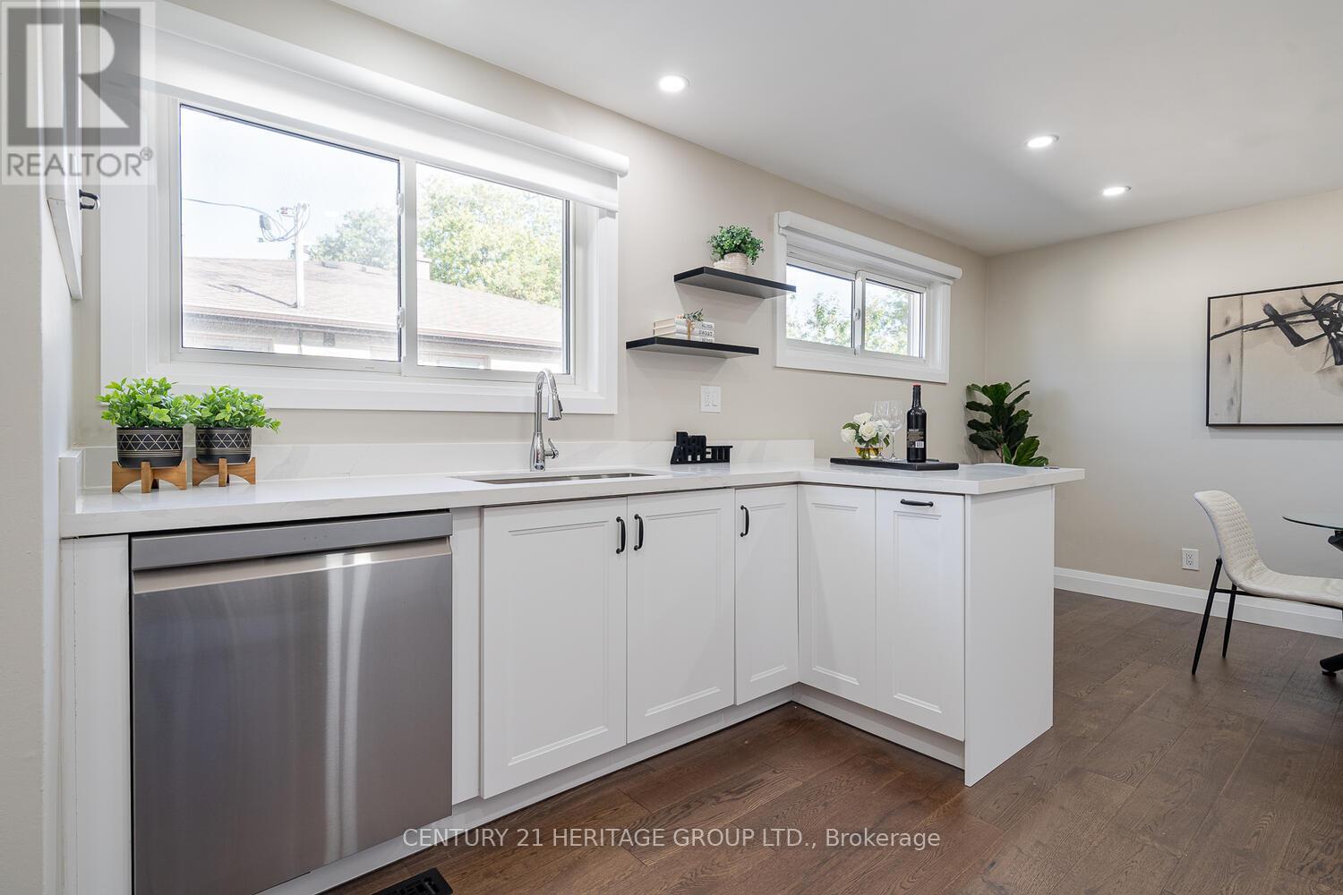 254 Demaine Crescent, Richmond Hill, Ontario  L4C 2W5 - Photo 17 - N12438865