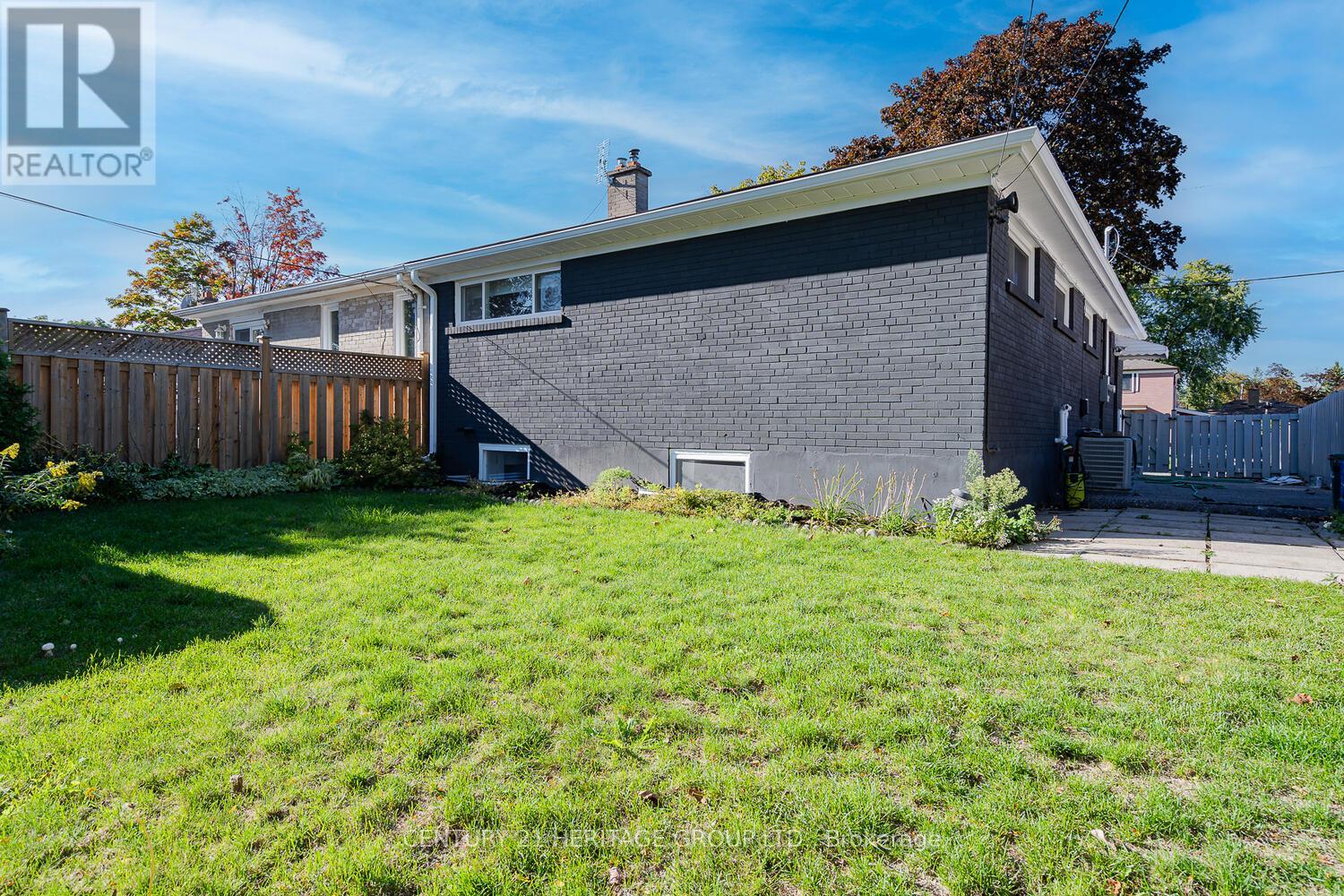 254 Demaine Crescent, Richmond Hill, Ontario  L4C 2W5 - Photo 44 - N12438865