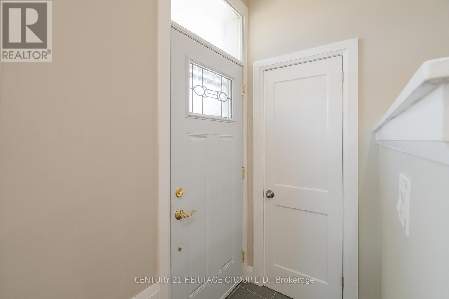 254 Demaine Crescent, Richmond Hill, Ontario  L4C 2W5 - Photo 7 - N12438865