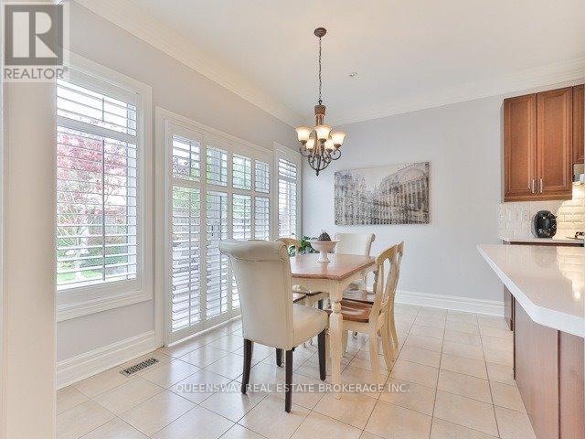 19 Petermann Street, Aurora, Ontario  L4G 7W9 - Photo 10 - N12438879