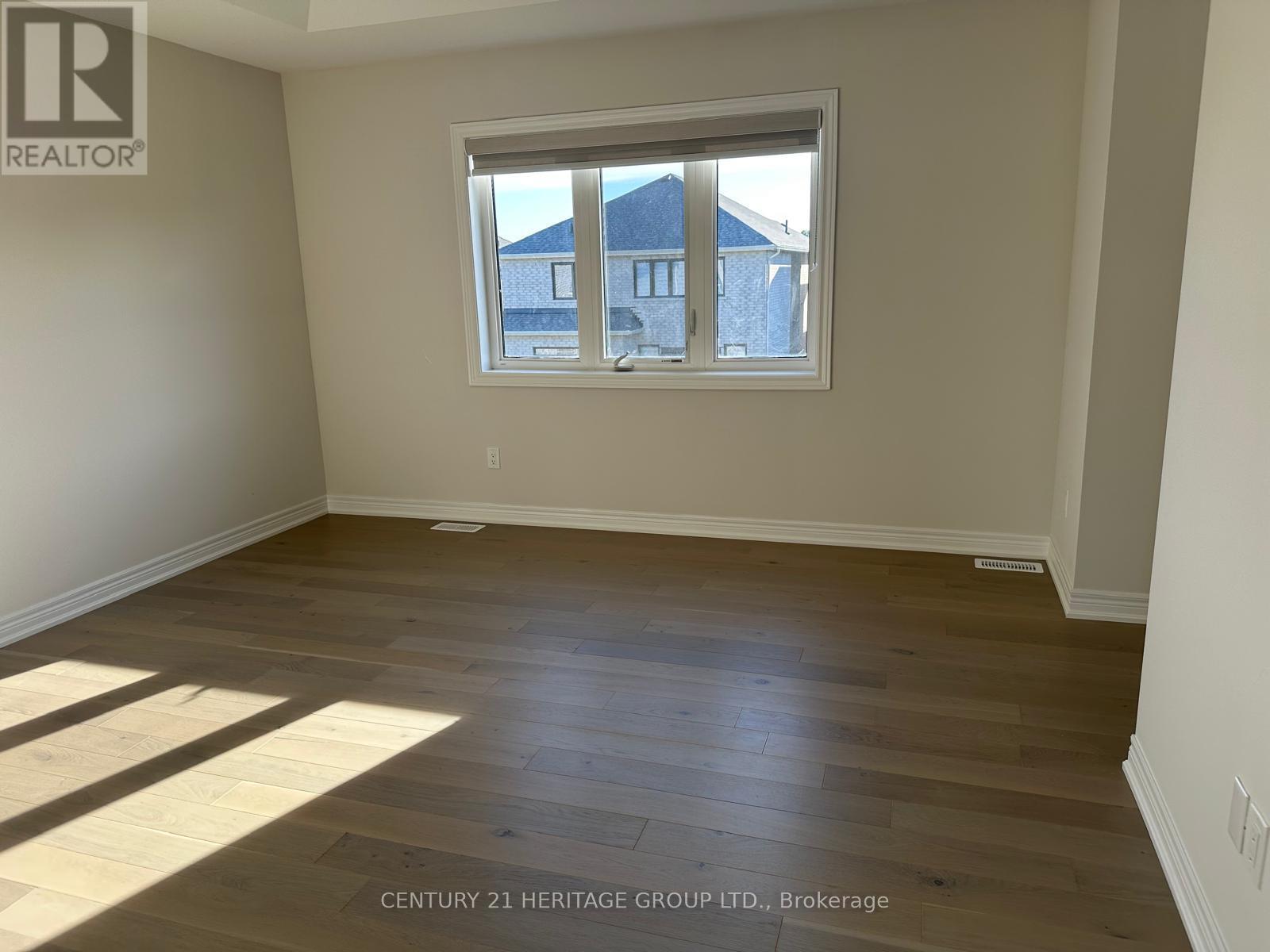 12 Sam Battaglia Crescent, Georgina, Ontario  L0E 1R0 - Photo 10 - N12438891