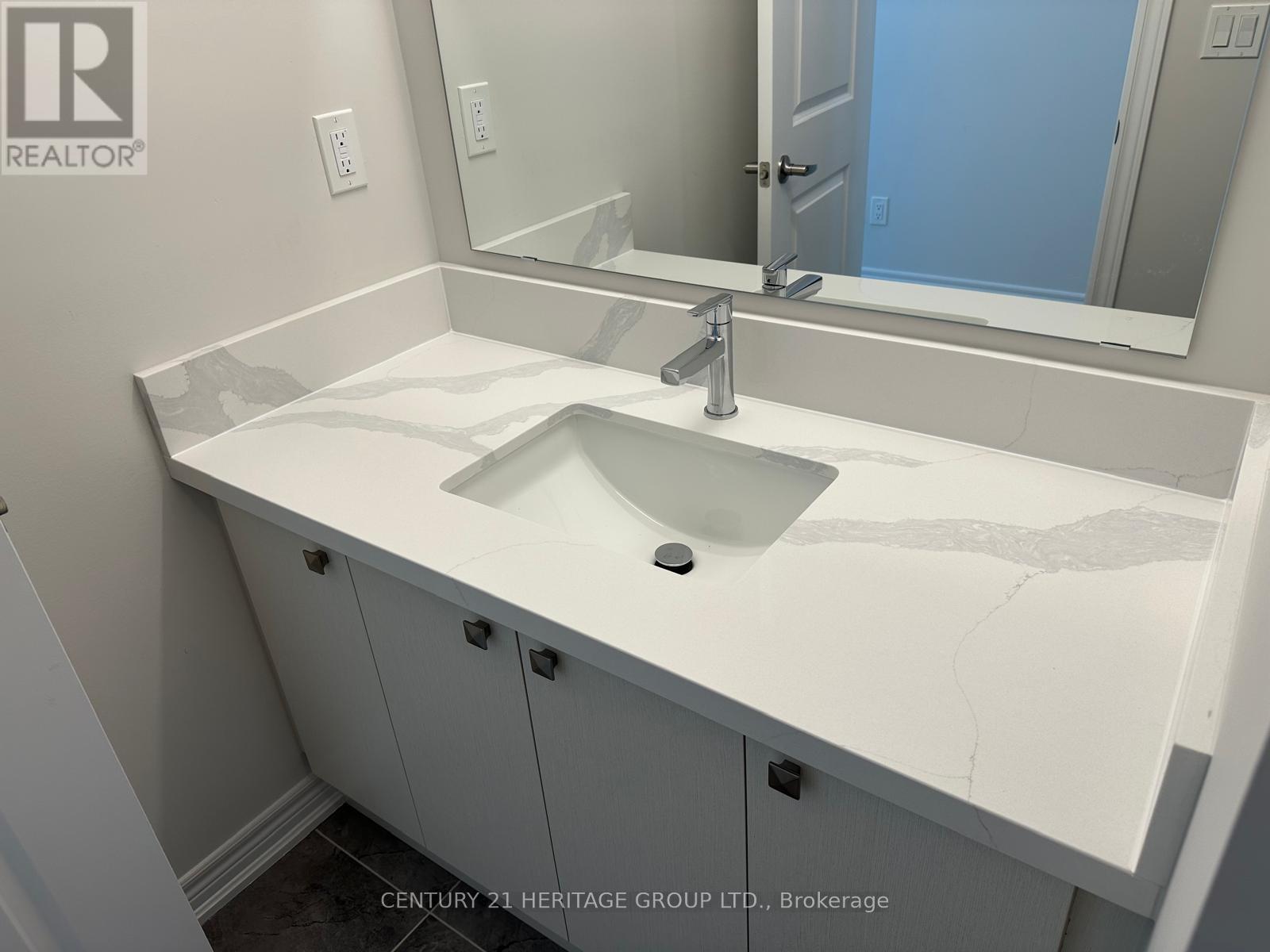 12 Sam Battaglia Crescent, Georgina, Ontario  L0E 1R0 - Photo 15 - N12438891