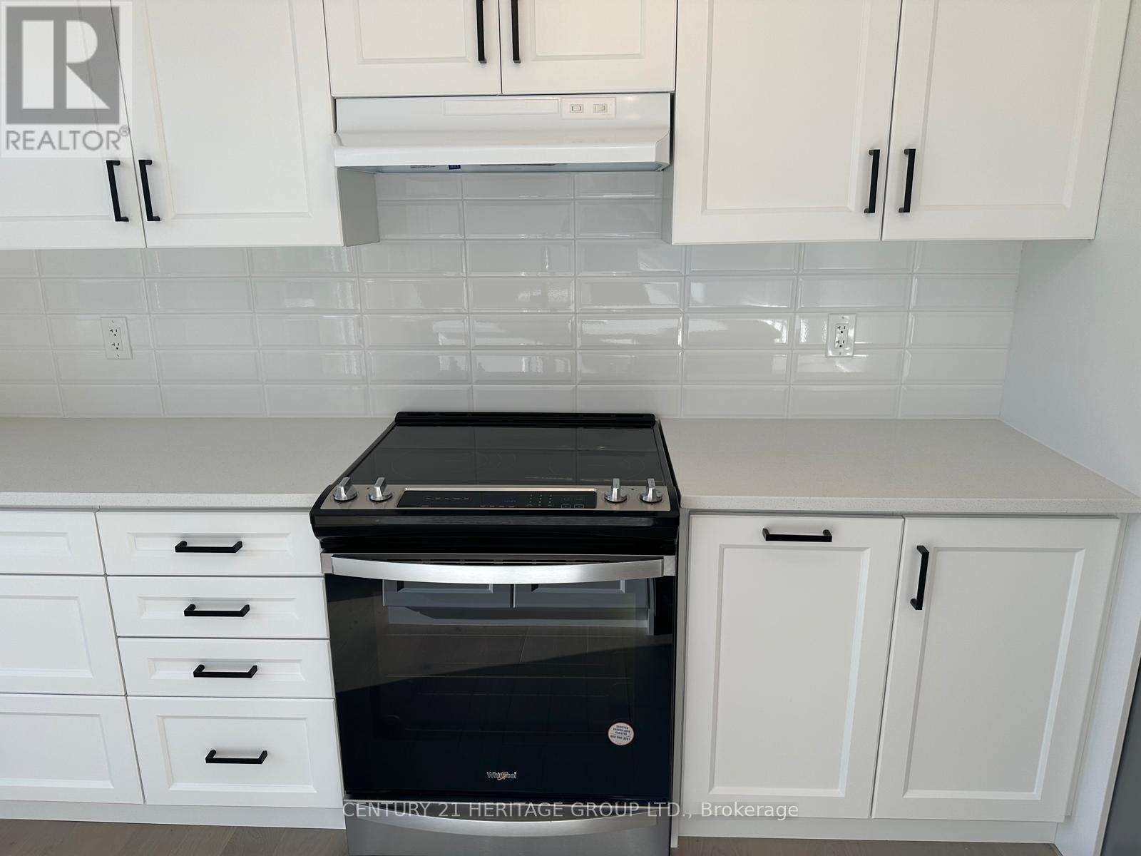 12 Sam Battaglia Crescent, Georgina, Ontario  L0E 1R0 - Photo 5 - N12438891